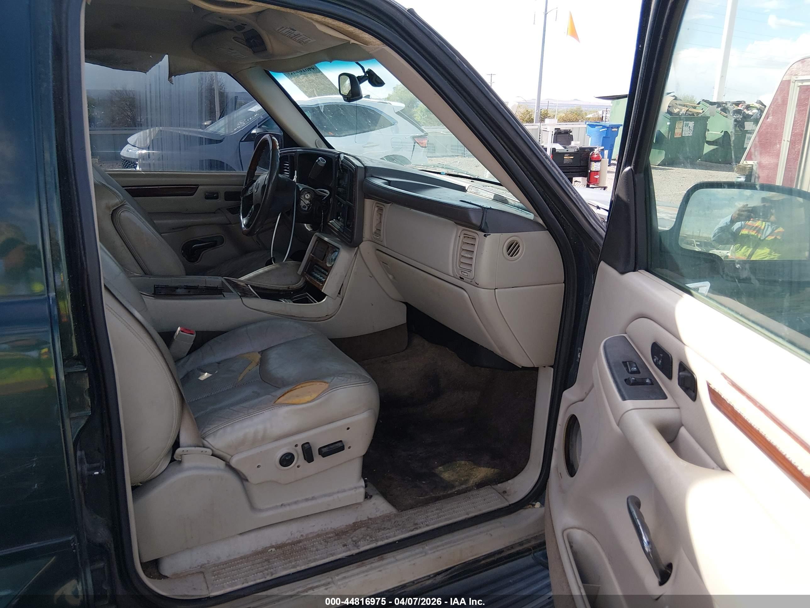 CADILLAC ESCALADE image 5