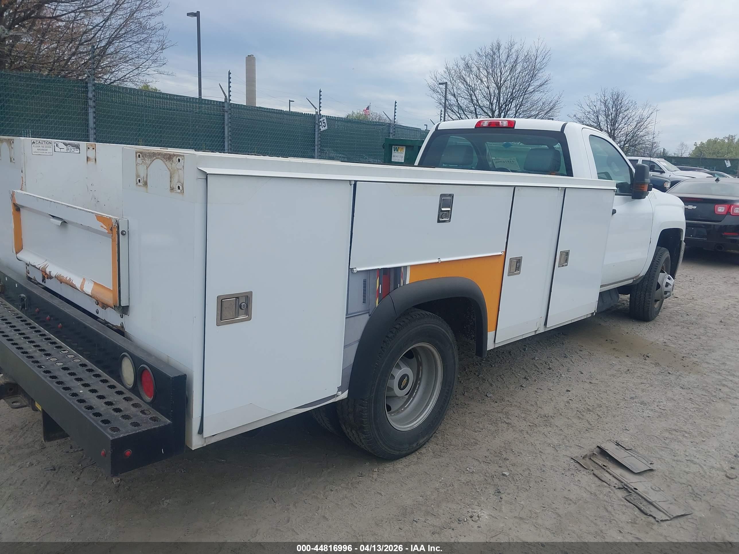 CHEVROLET SILVERADO image 4