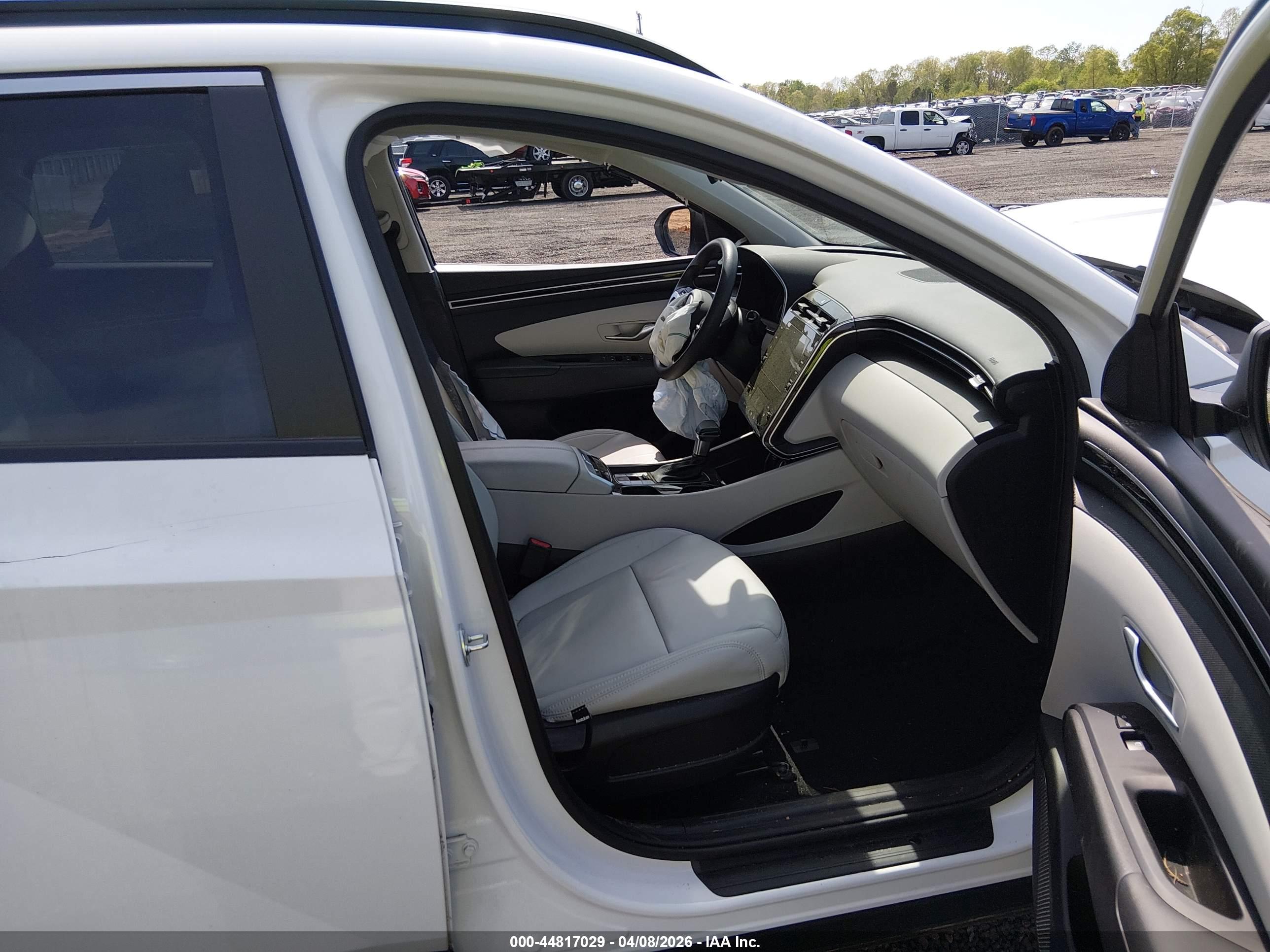 HYUNDAI TUCSON image 5