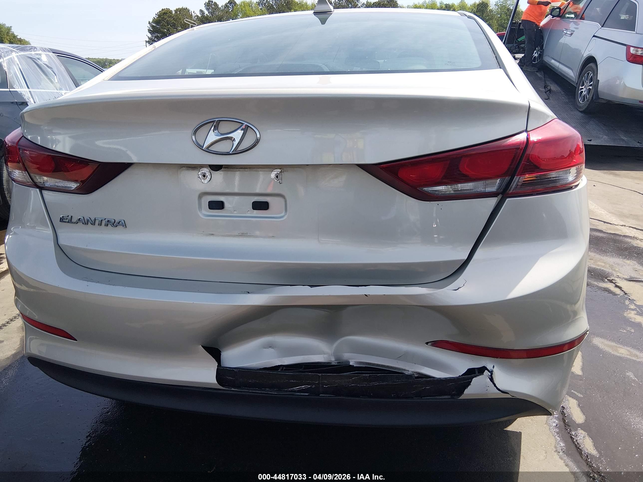 HYUNDAI ELANTRA image 6