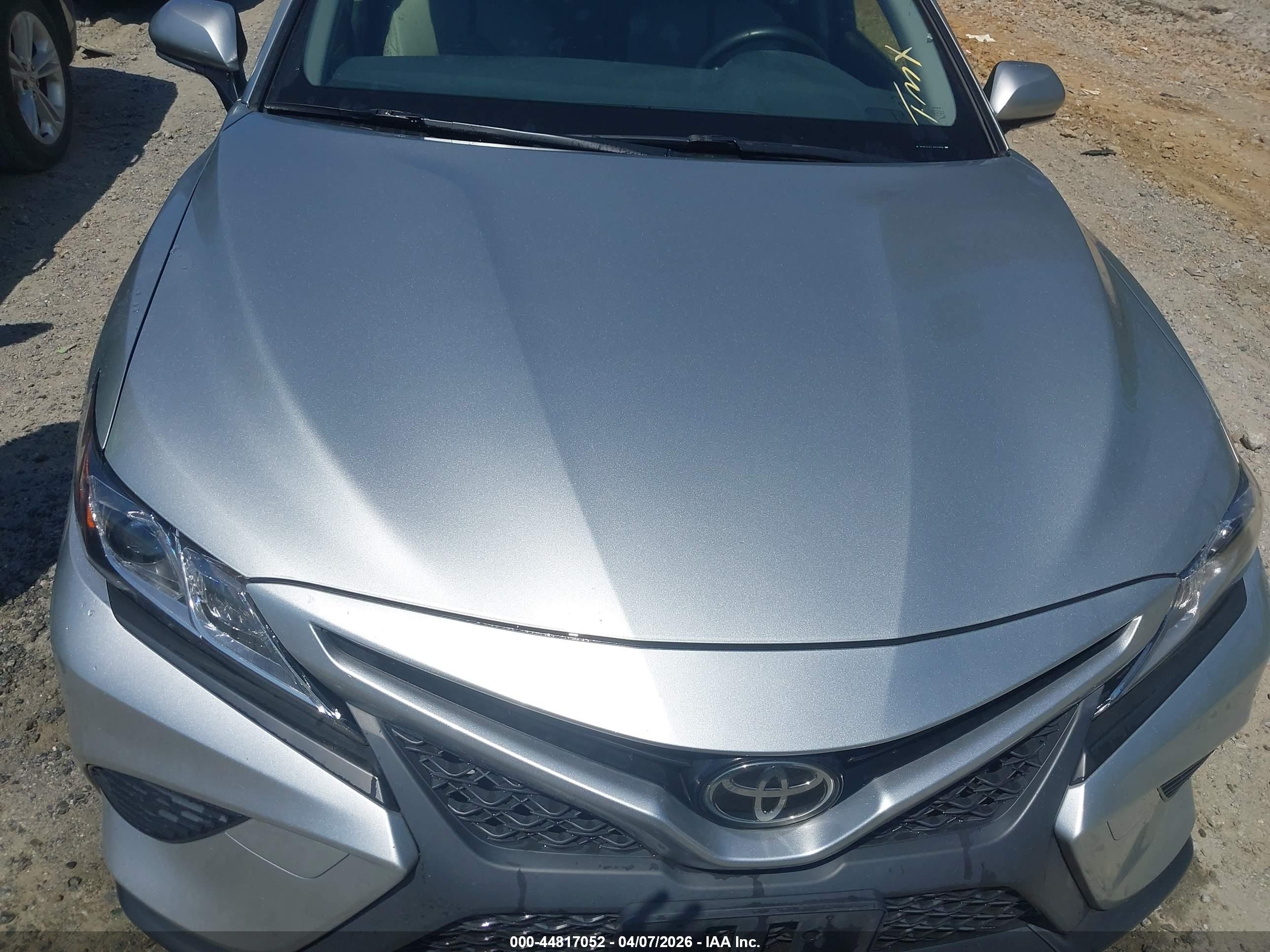 TOYOTA CAMRY image 10
