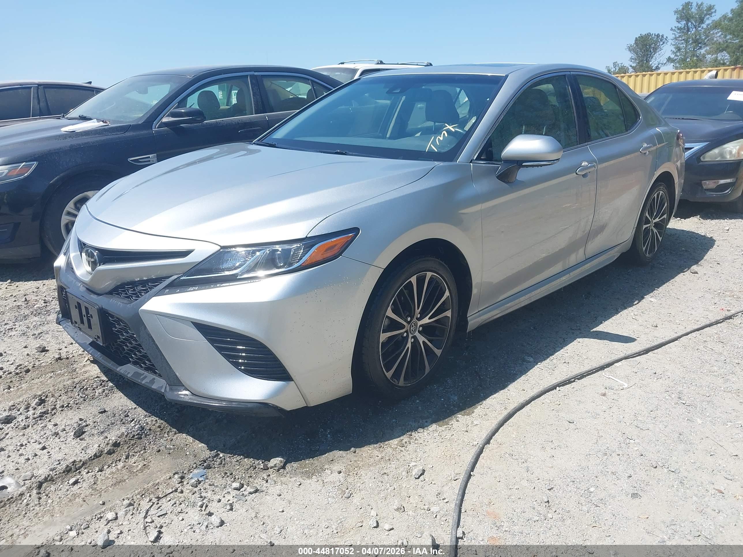 TOYOTA CAMRY image 2