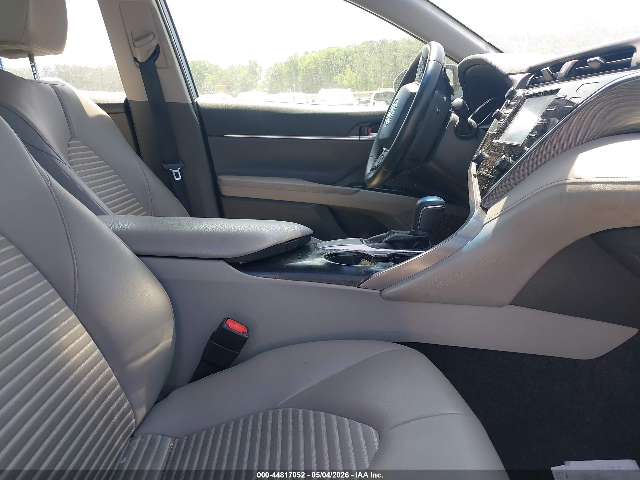 TOYOTA CAMRY image 5