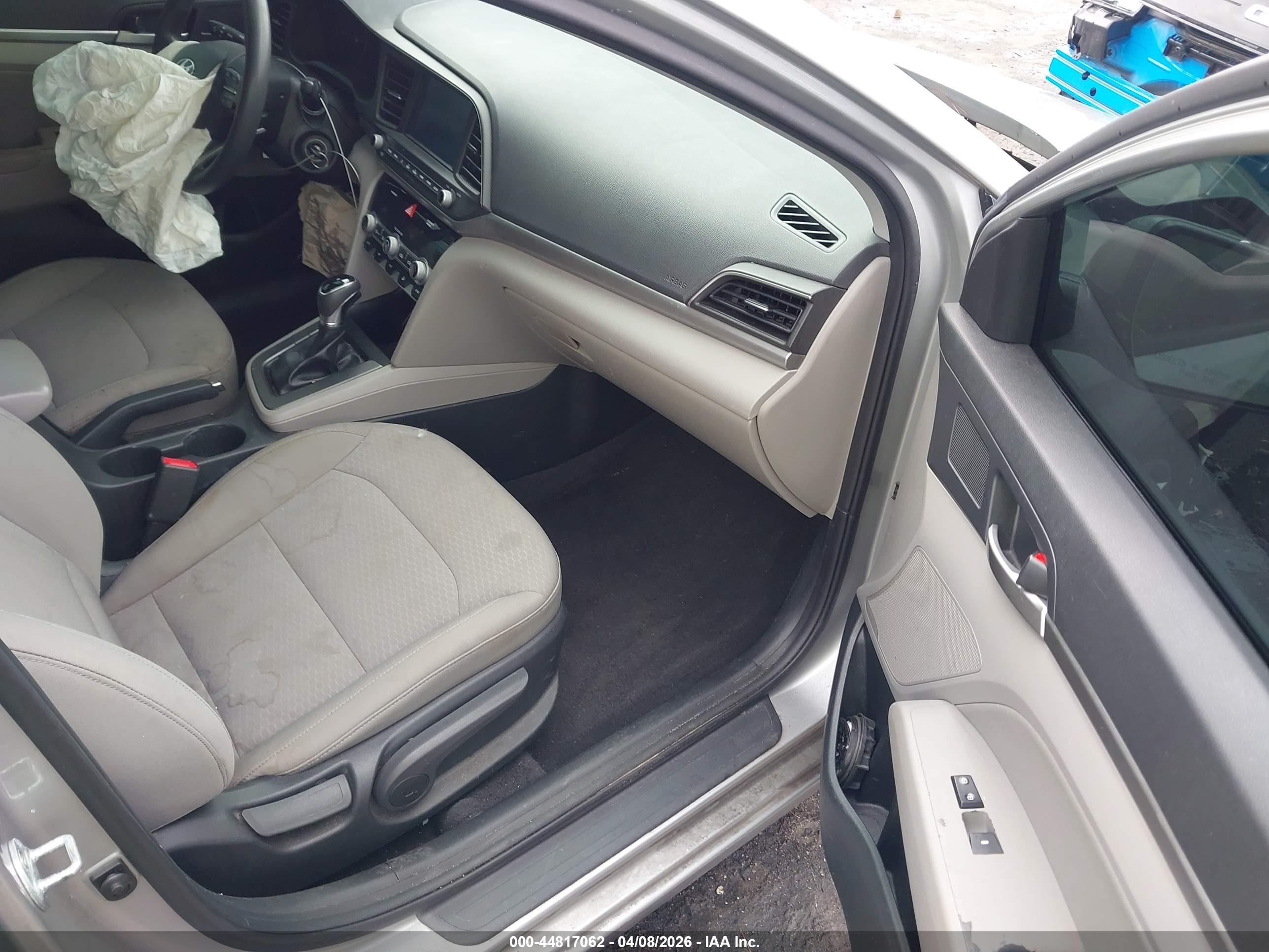 HYUNDAI ELANTRA image 5