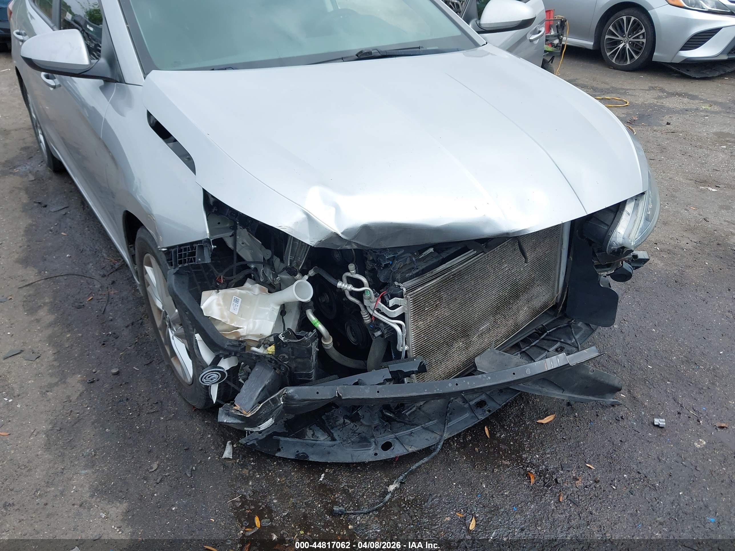 HYUNDAI ELANTRA image 6