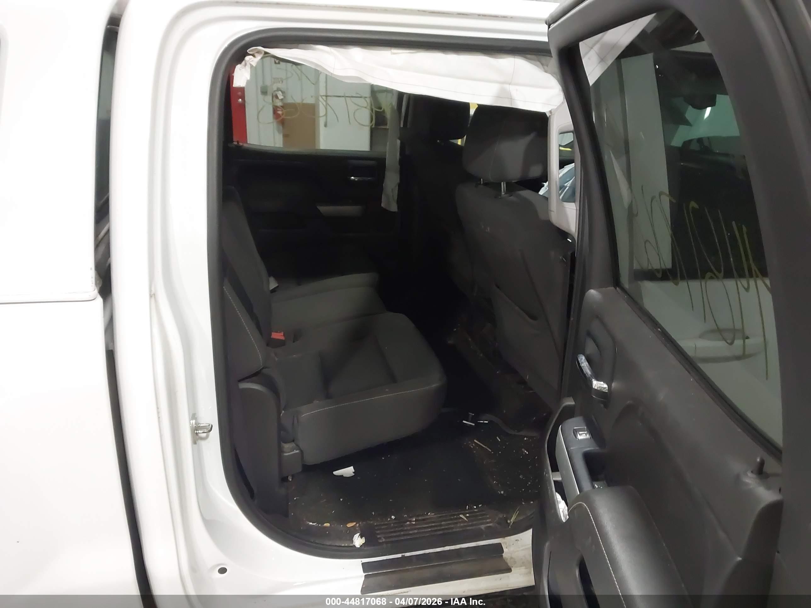 CHEVROLET SILVERADO image 8