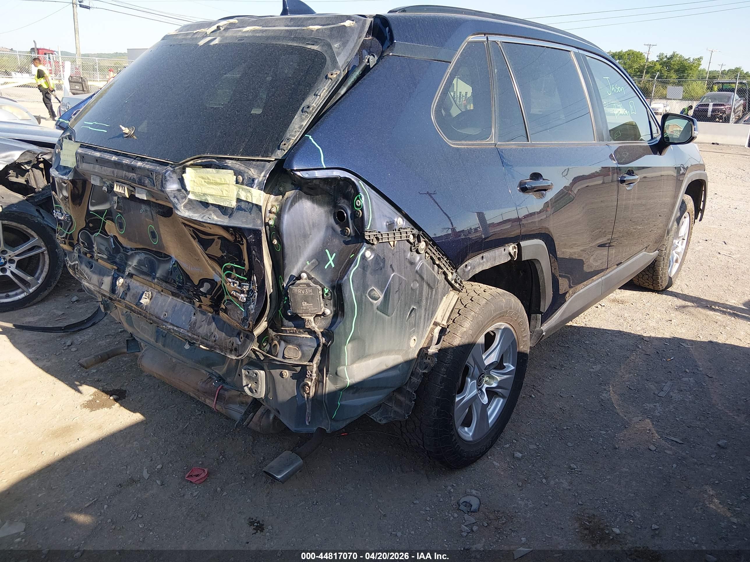 TOYOTA RAV4 image 4