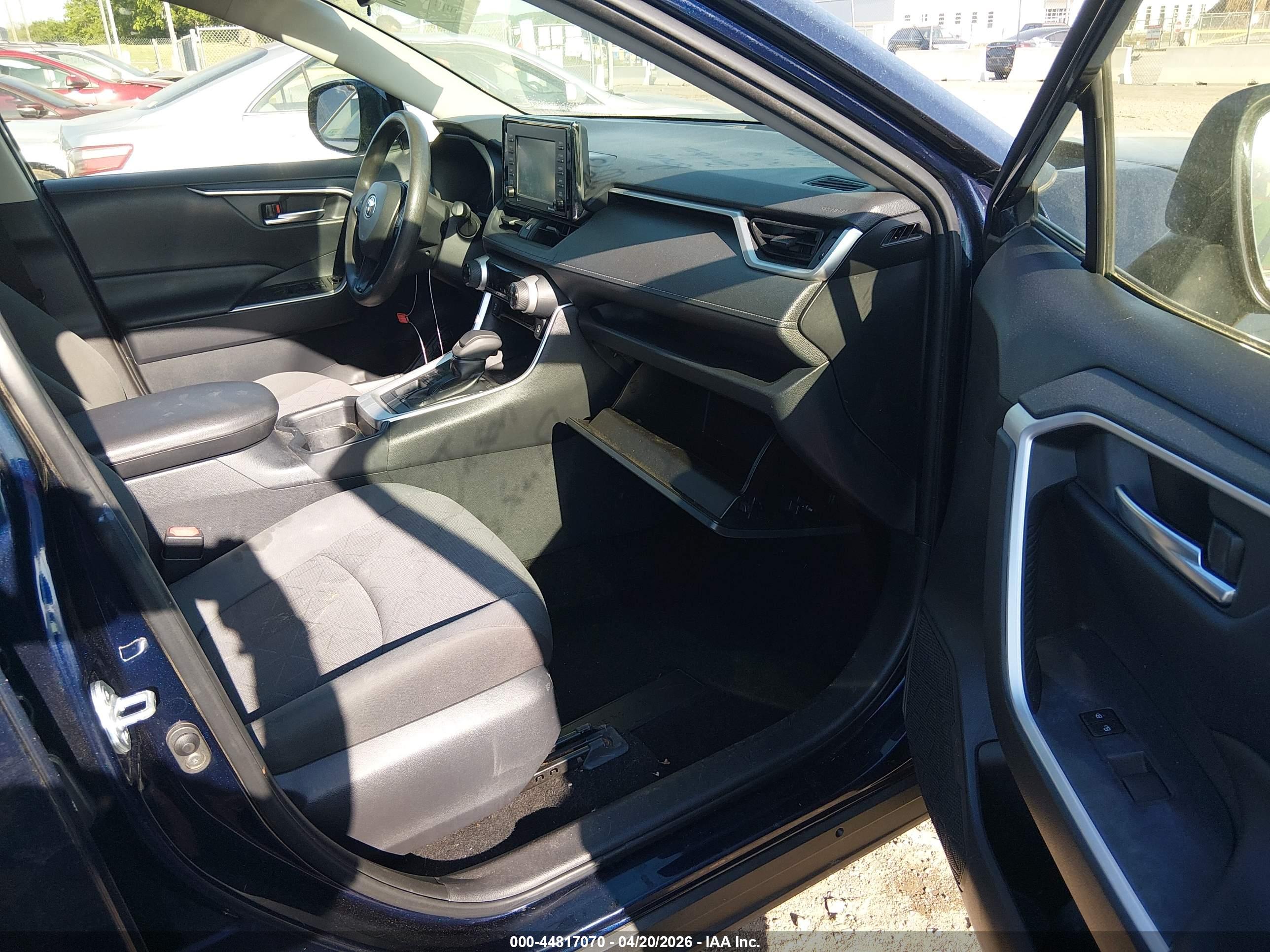 TOYOTA RAV4 image 5