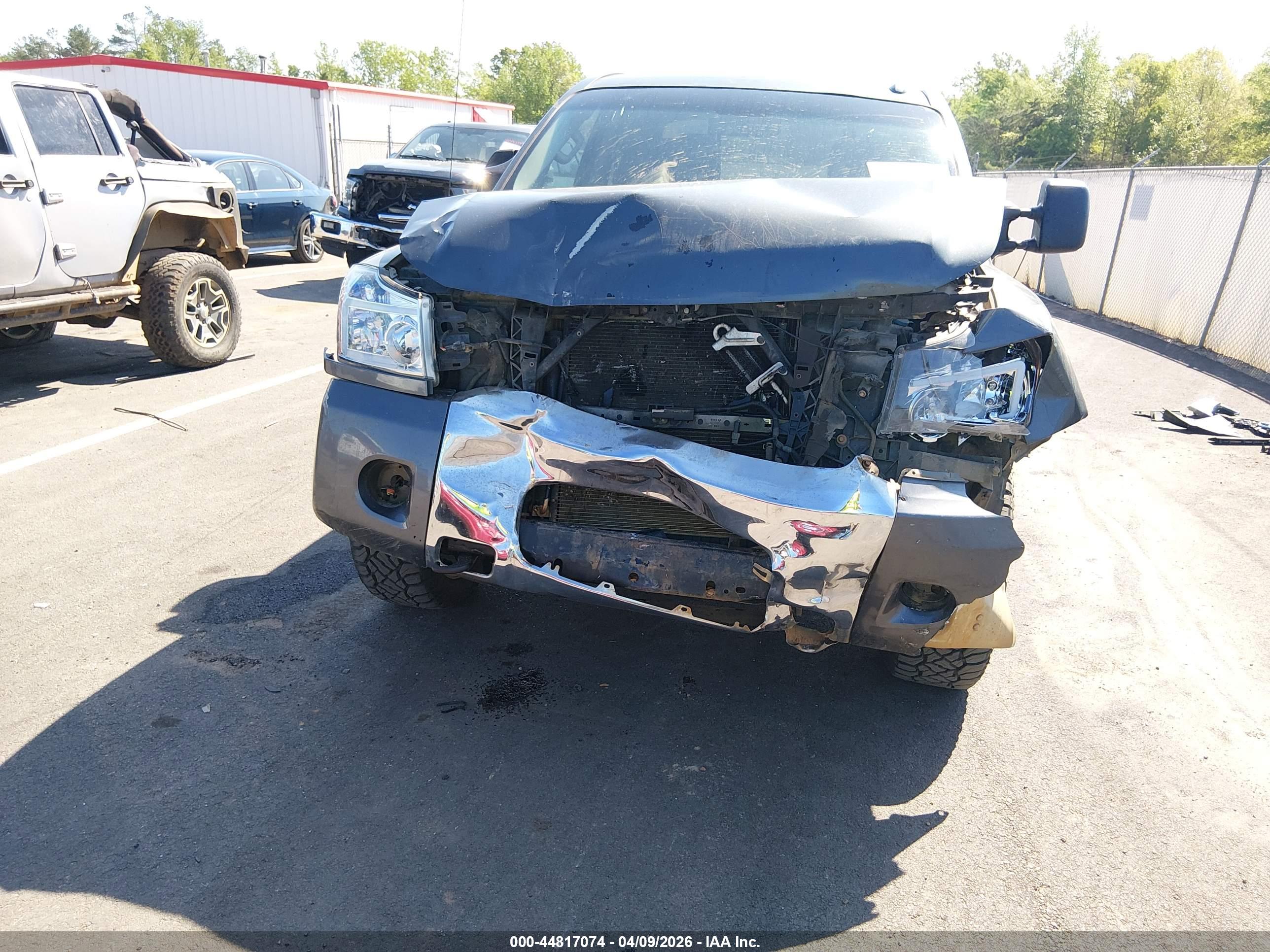 NISSAN TITAN image 6