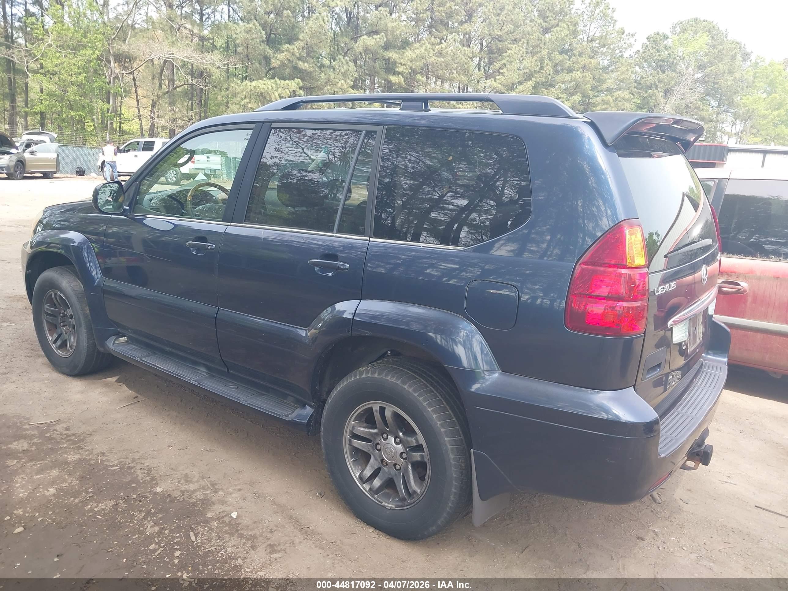 LEXUS GX image 3