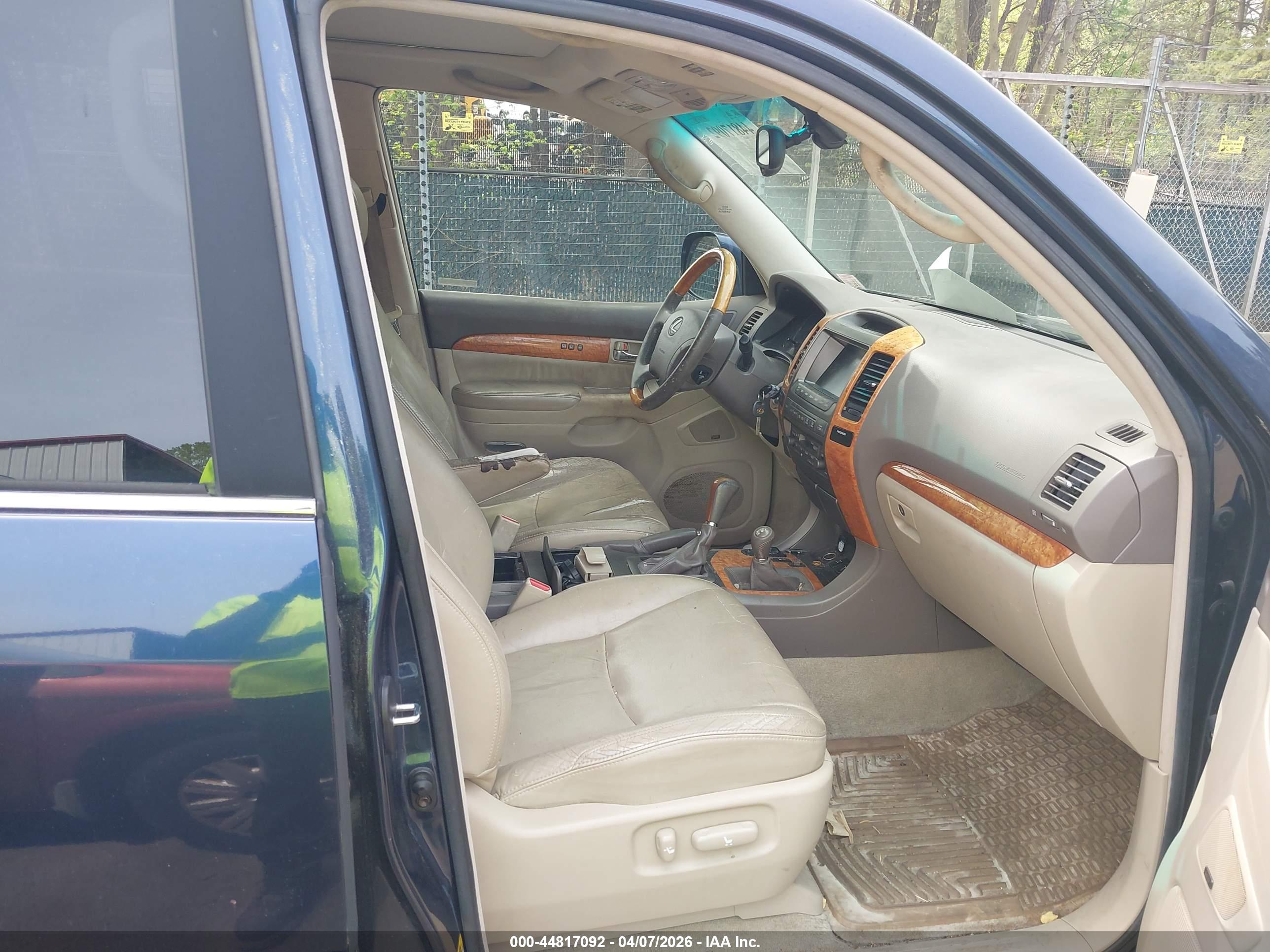 LEXUS GX image 5