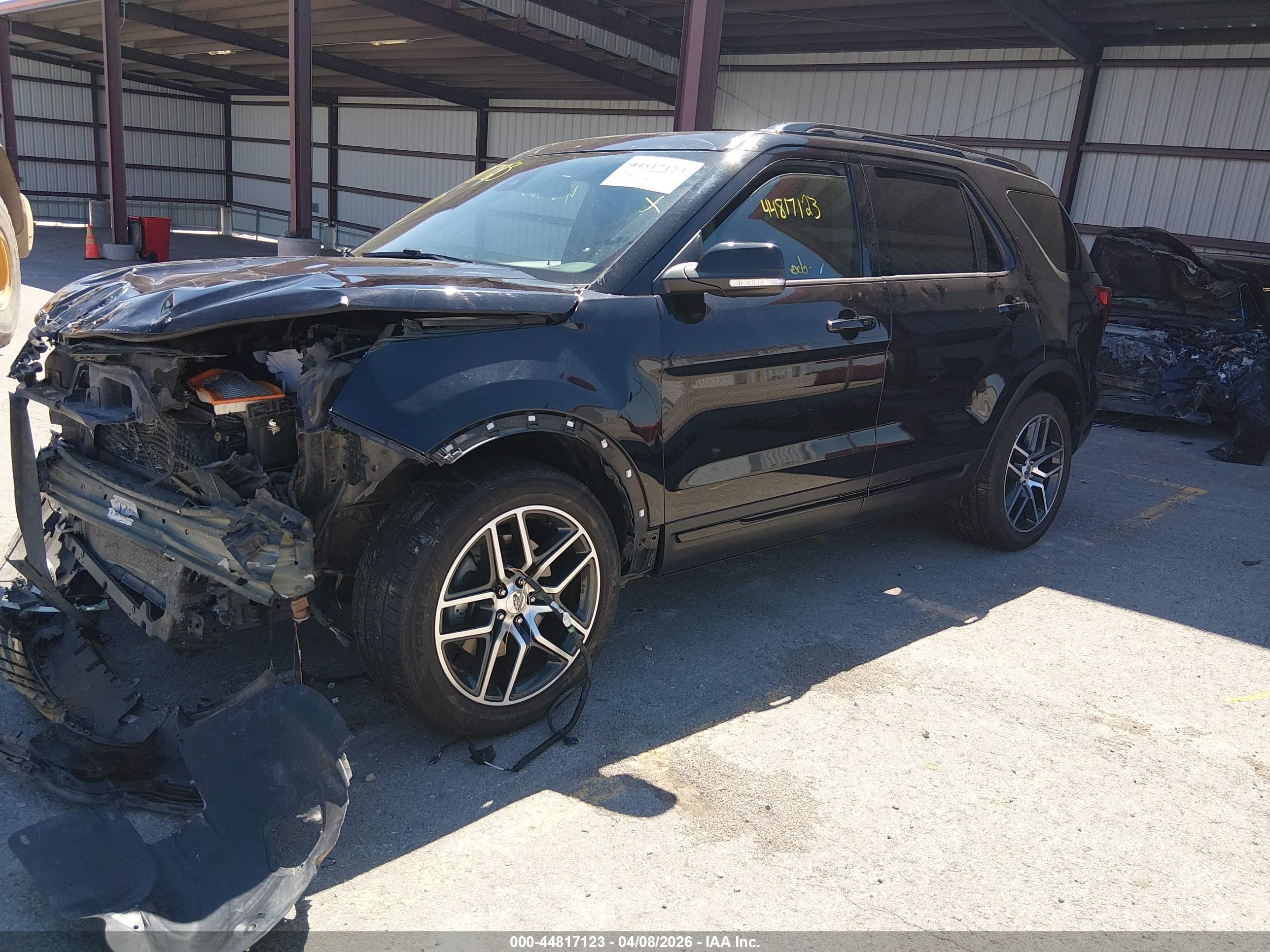 FORD EXPLORER image 2