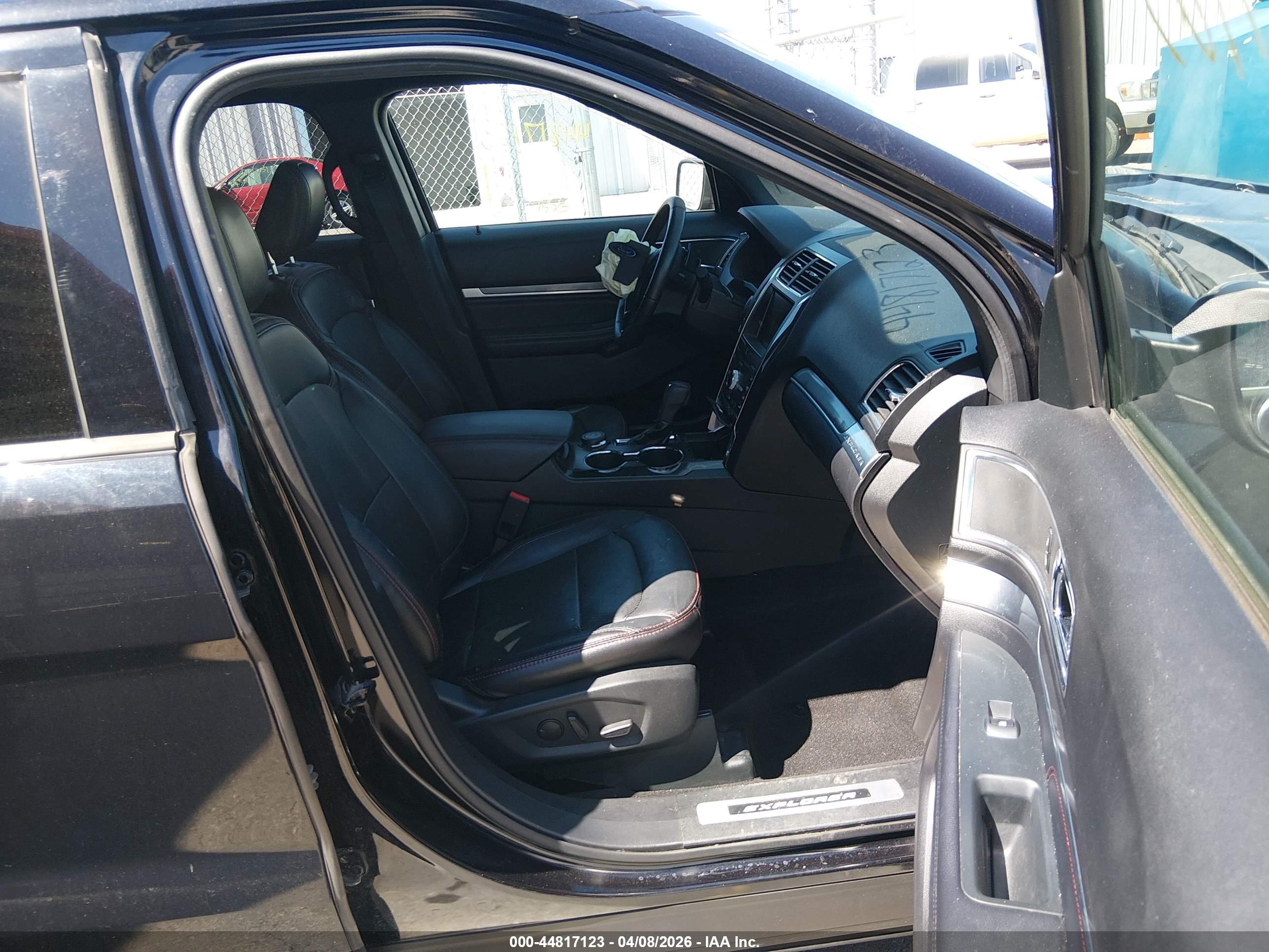 FORD EXPLORER image 5
