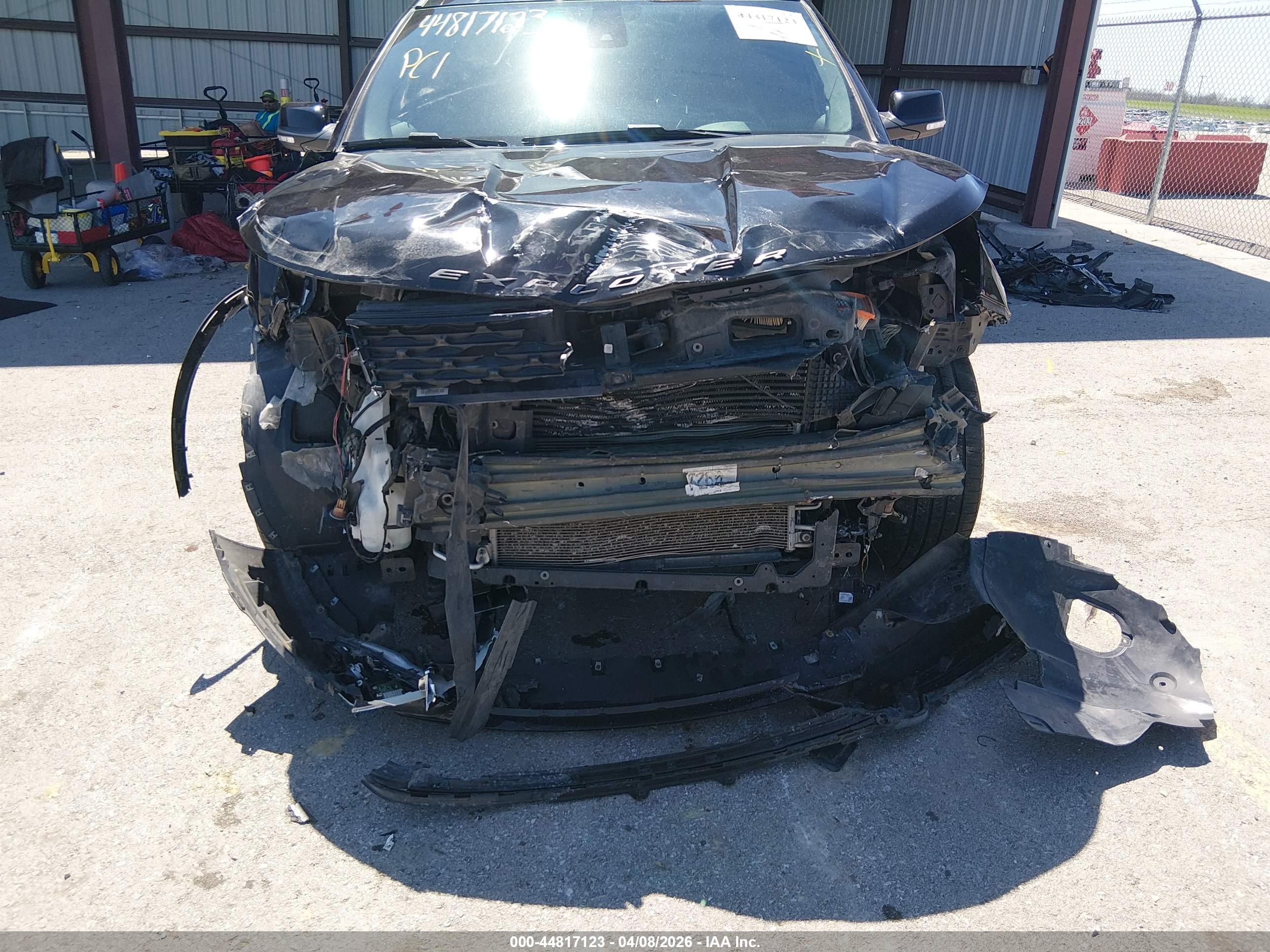 FORD EXPLORER image 6