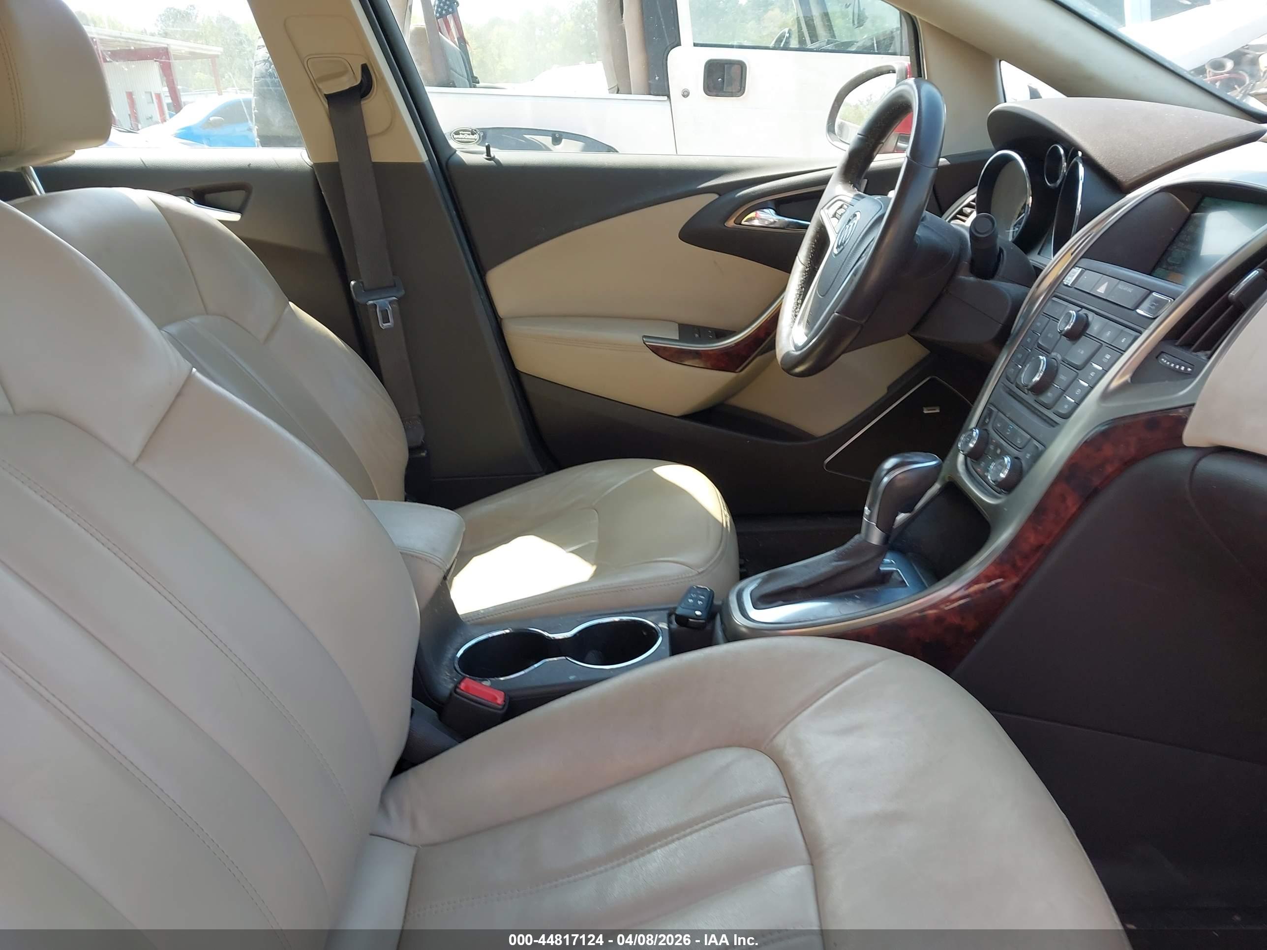 BUICK VERANO image 5