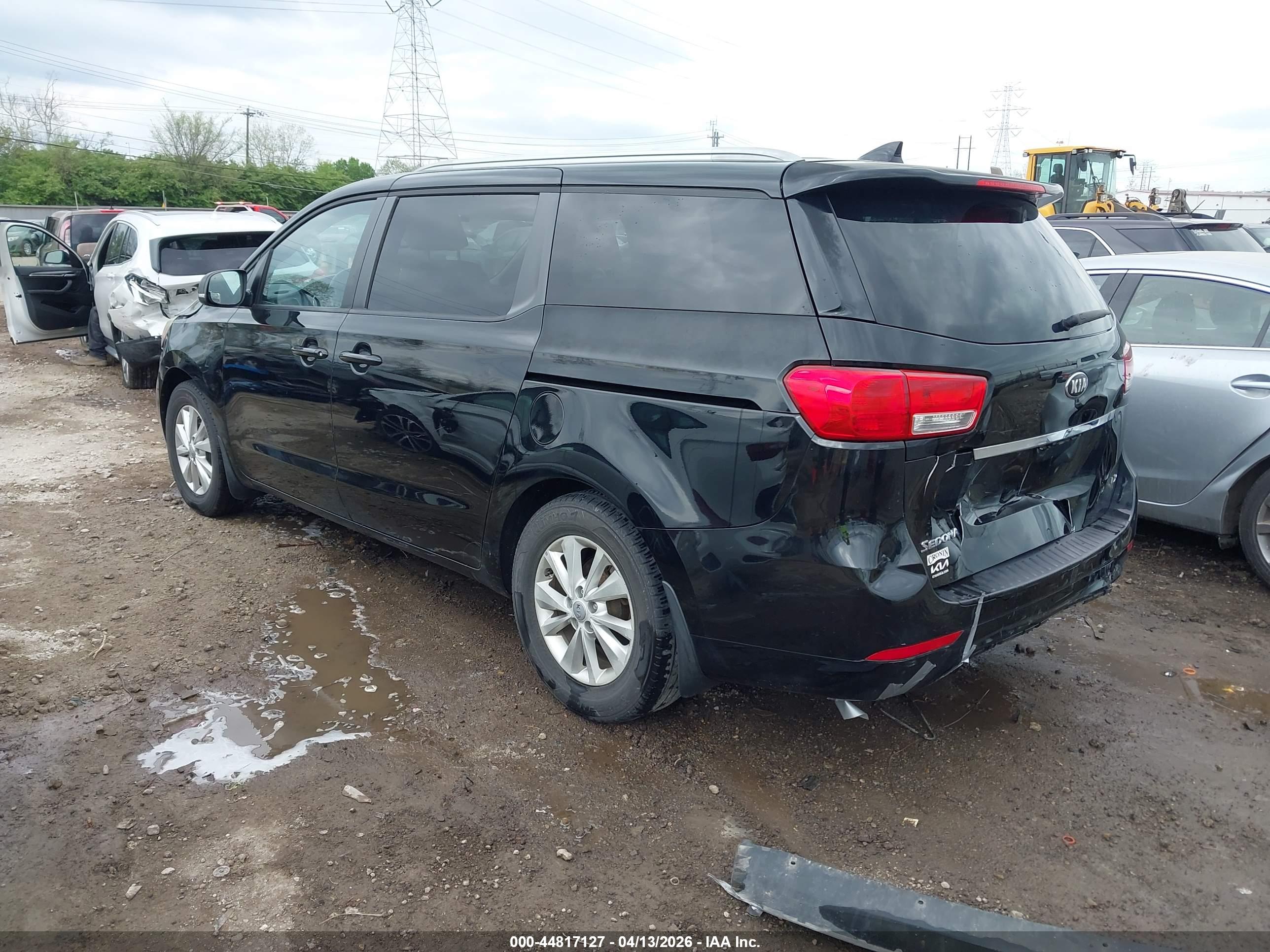 KIA SEDONA image 3
