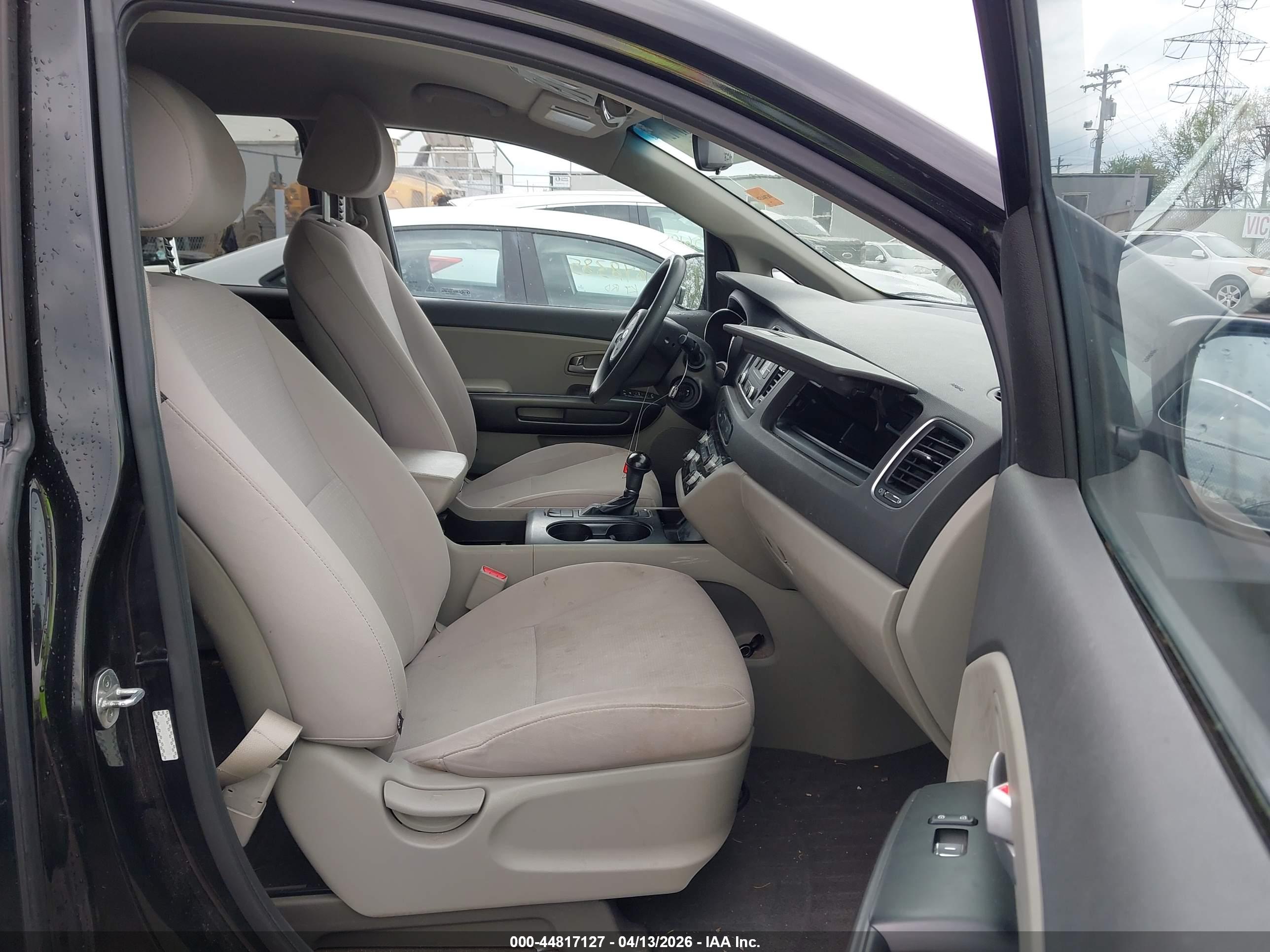 KIA SEDONA image 5