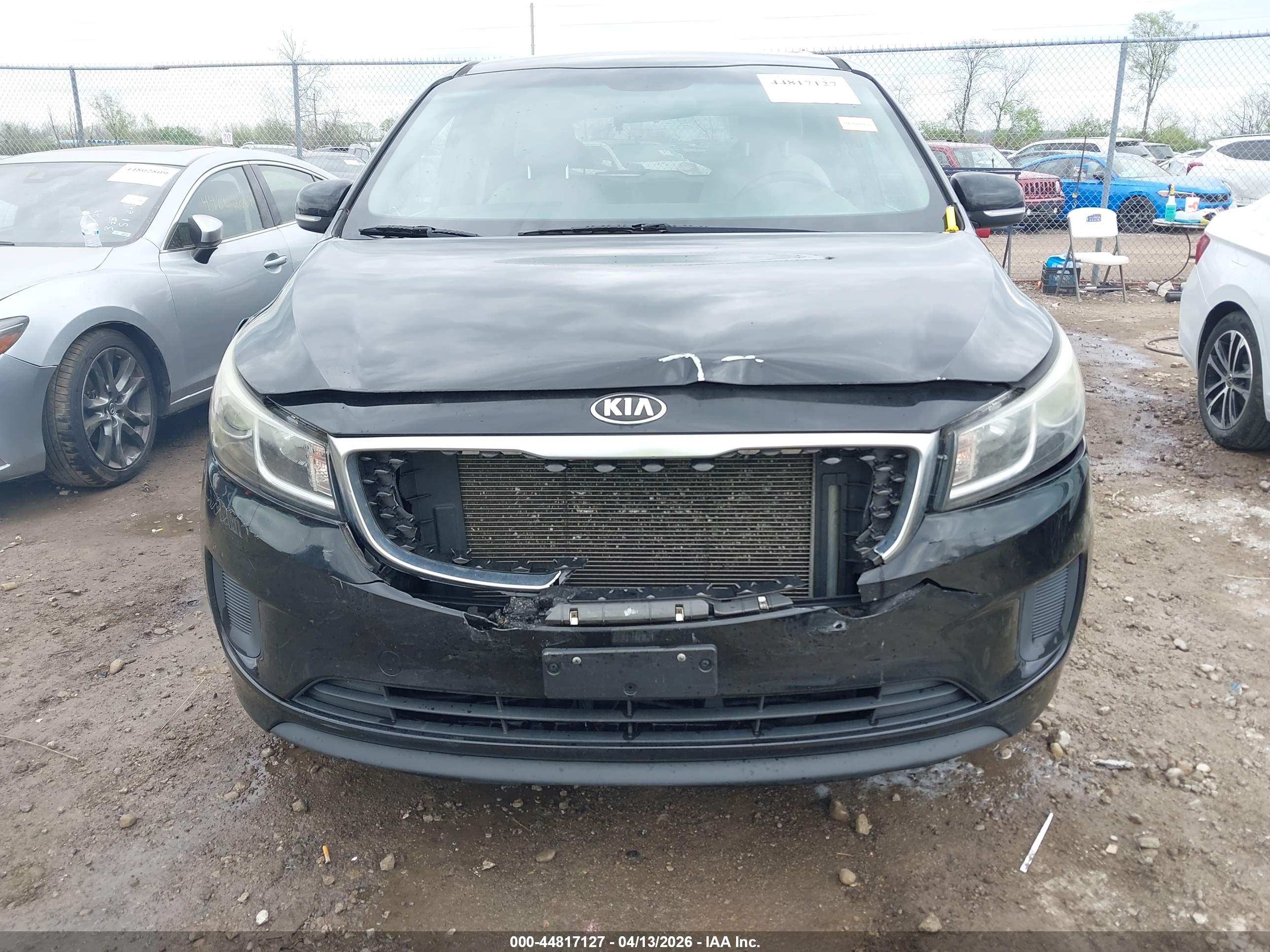 KIA SEDONA image 6