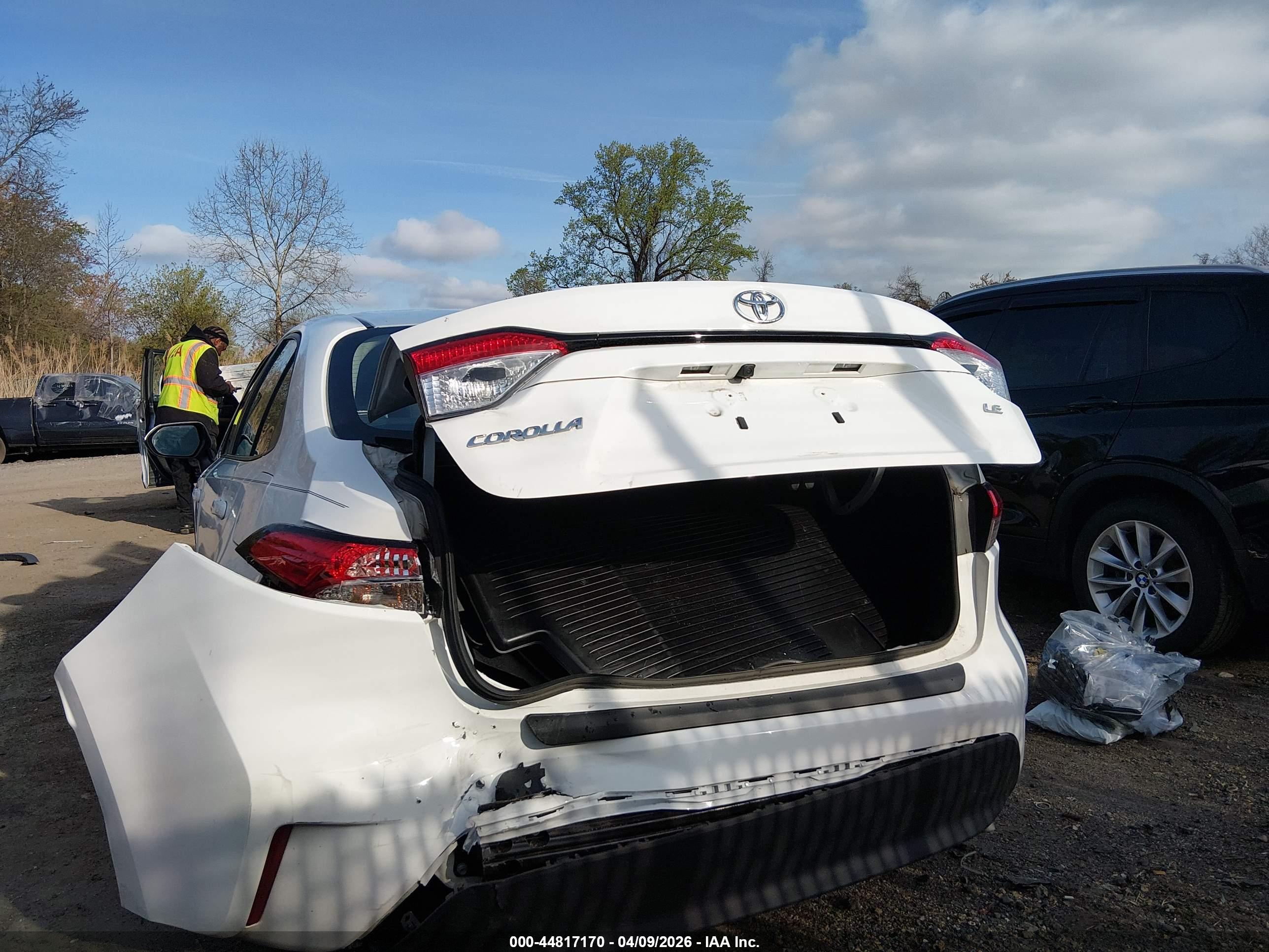 TOYOTA COROLLA image 6