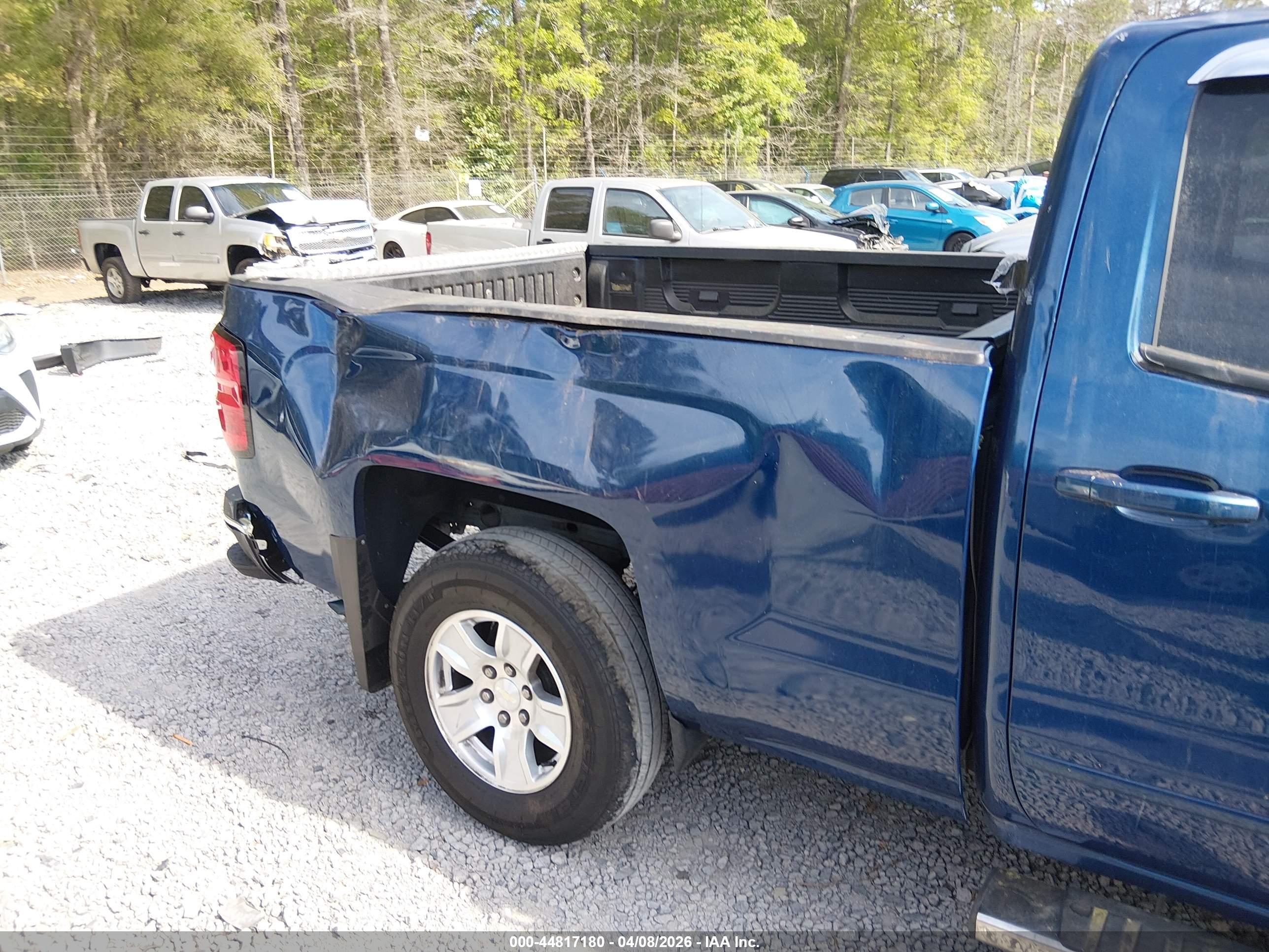 CHEVROLET SILVERADO image 6