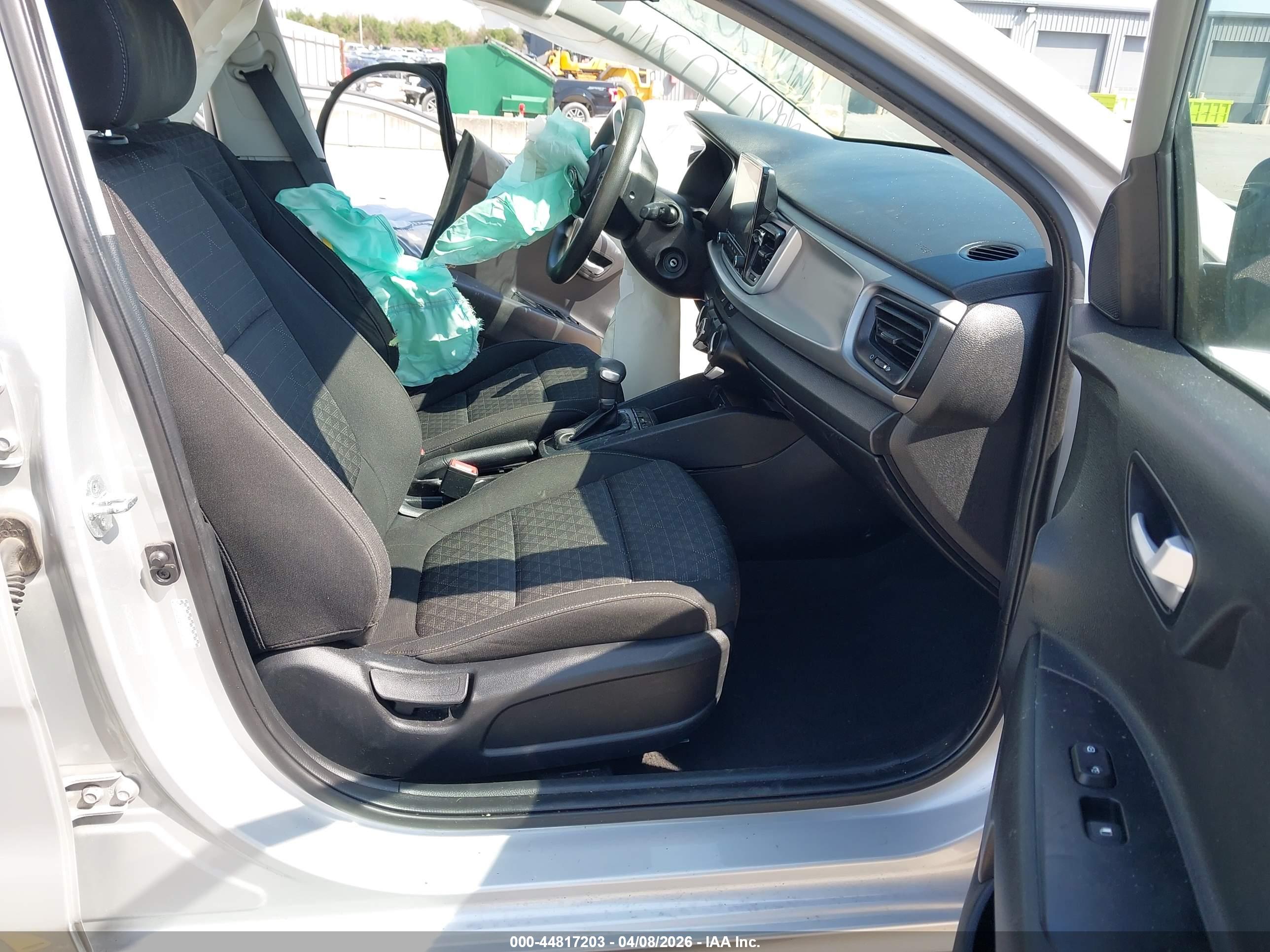 KIA RIO image 5