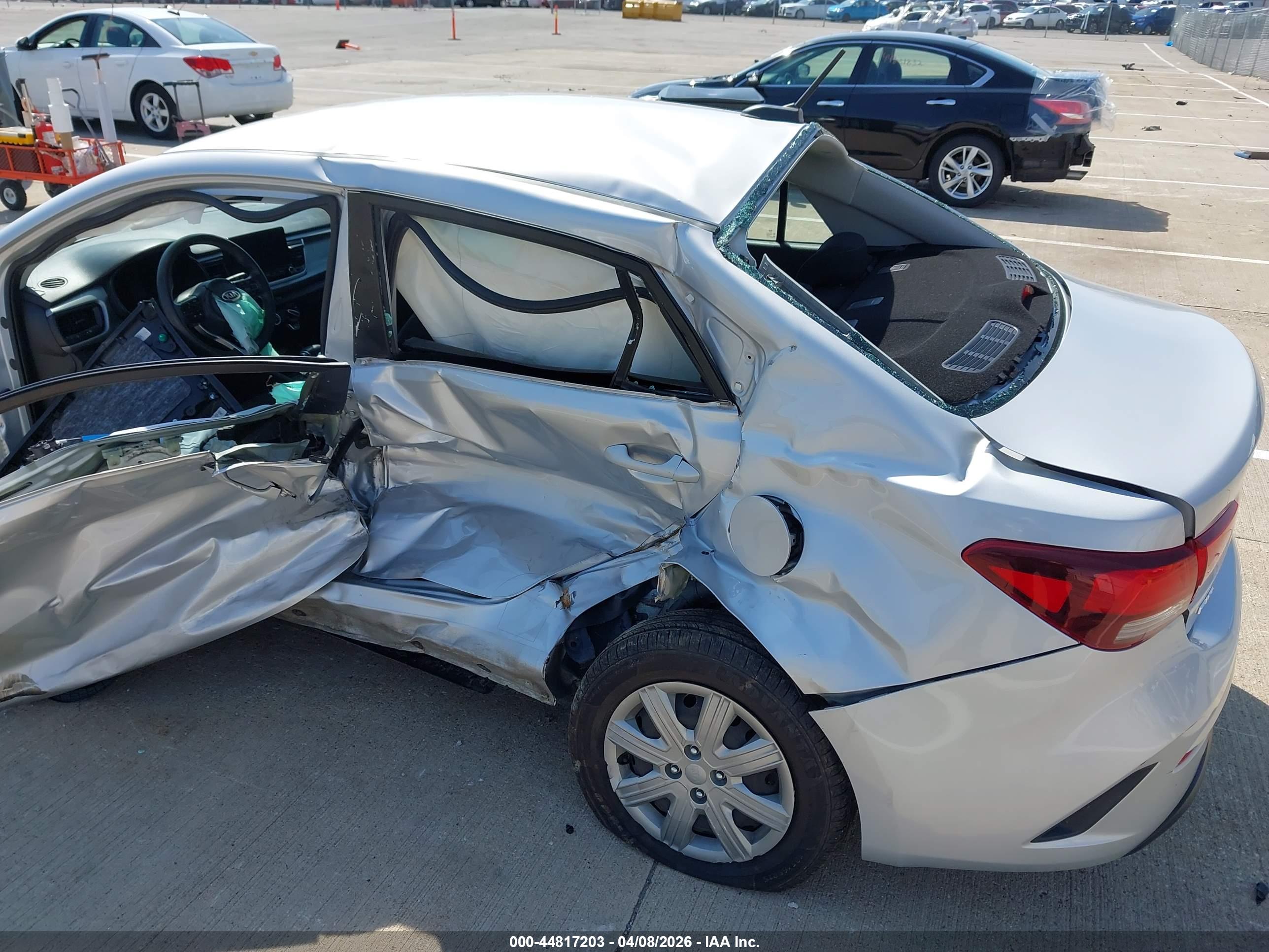 KIA RIO image 6
