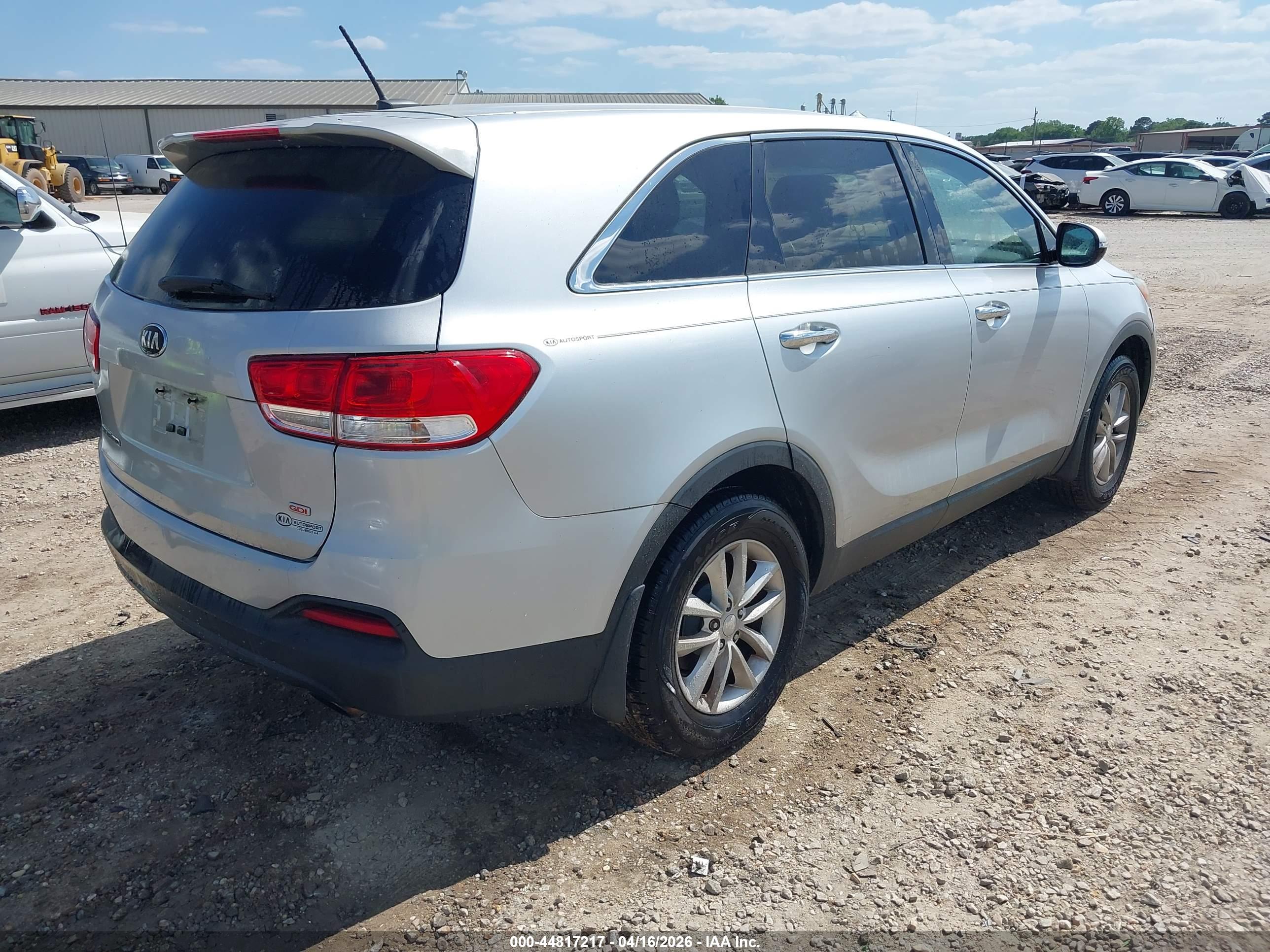 KIA SORENTO image 4