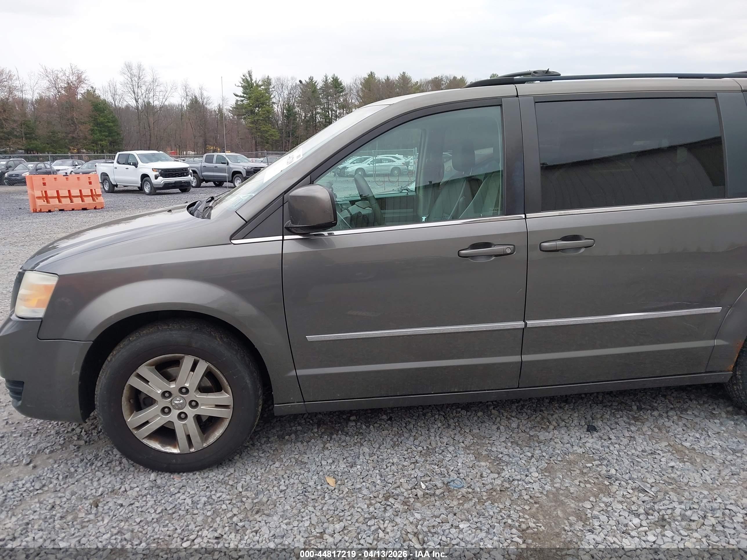 DODGE GRAND image 6