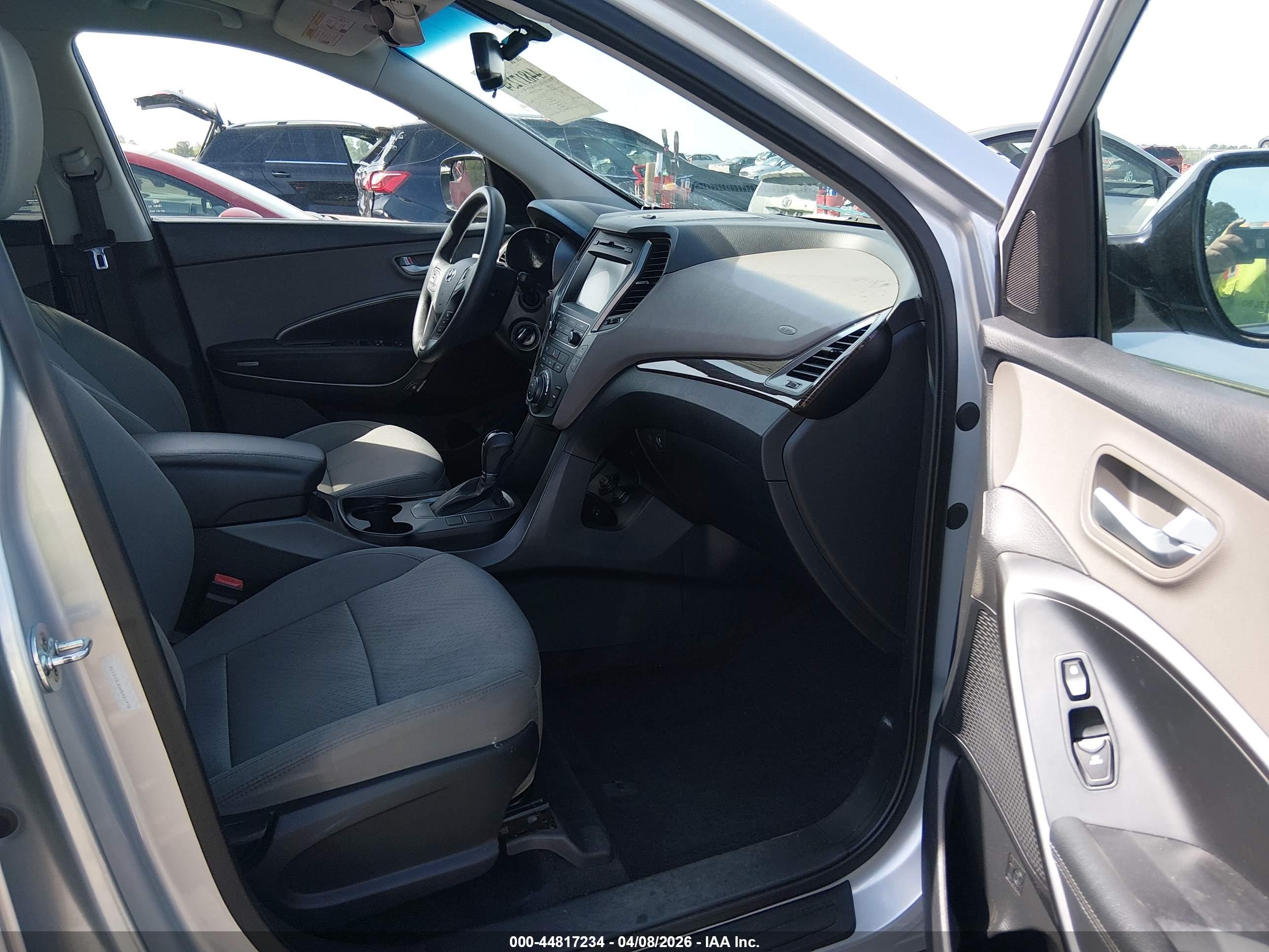 HYUNDAI SANTA image 5