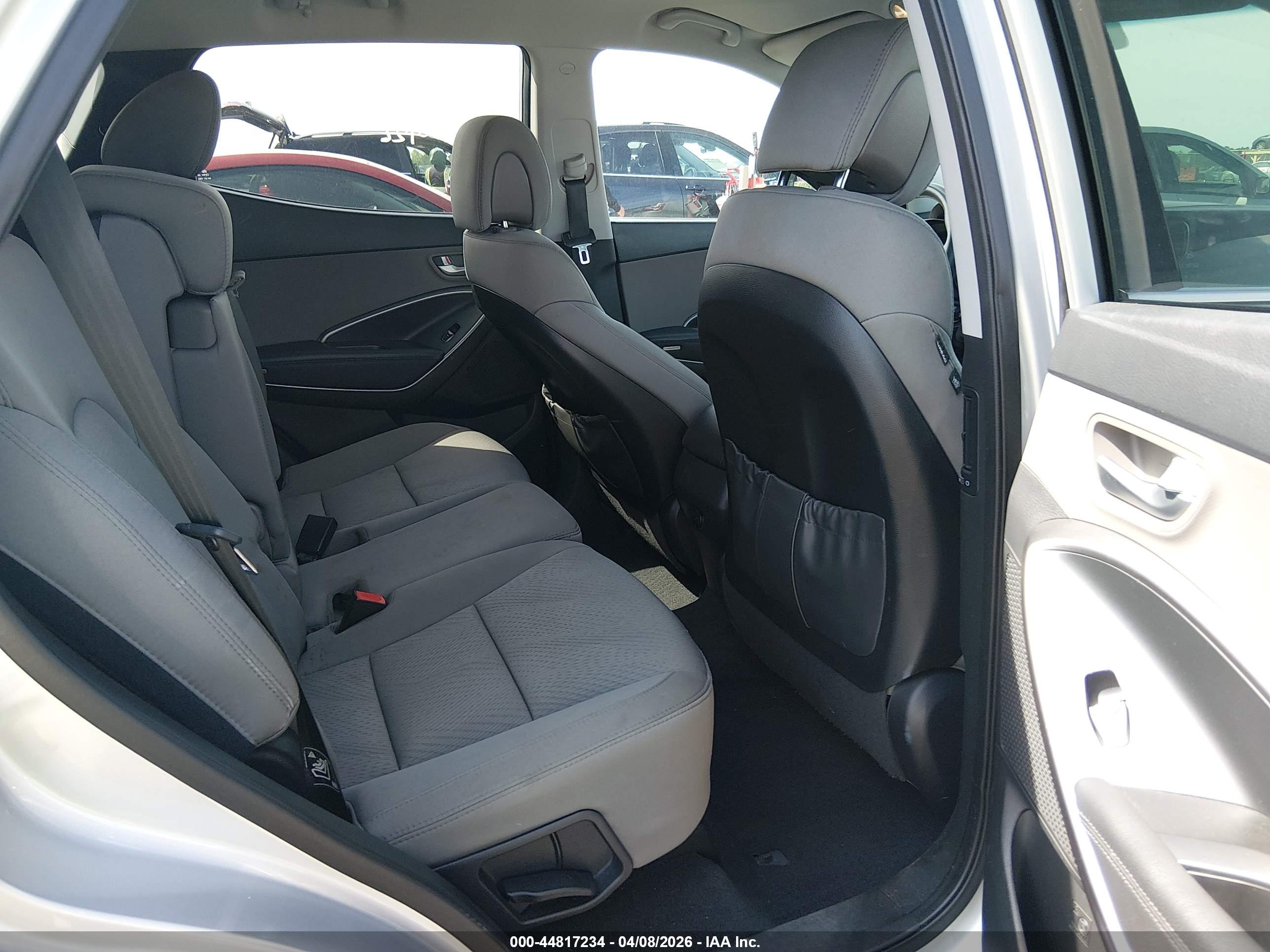 HYUNDAI SANTA image 8