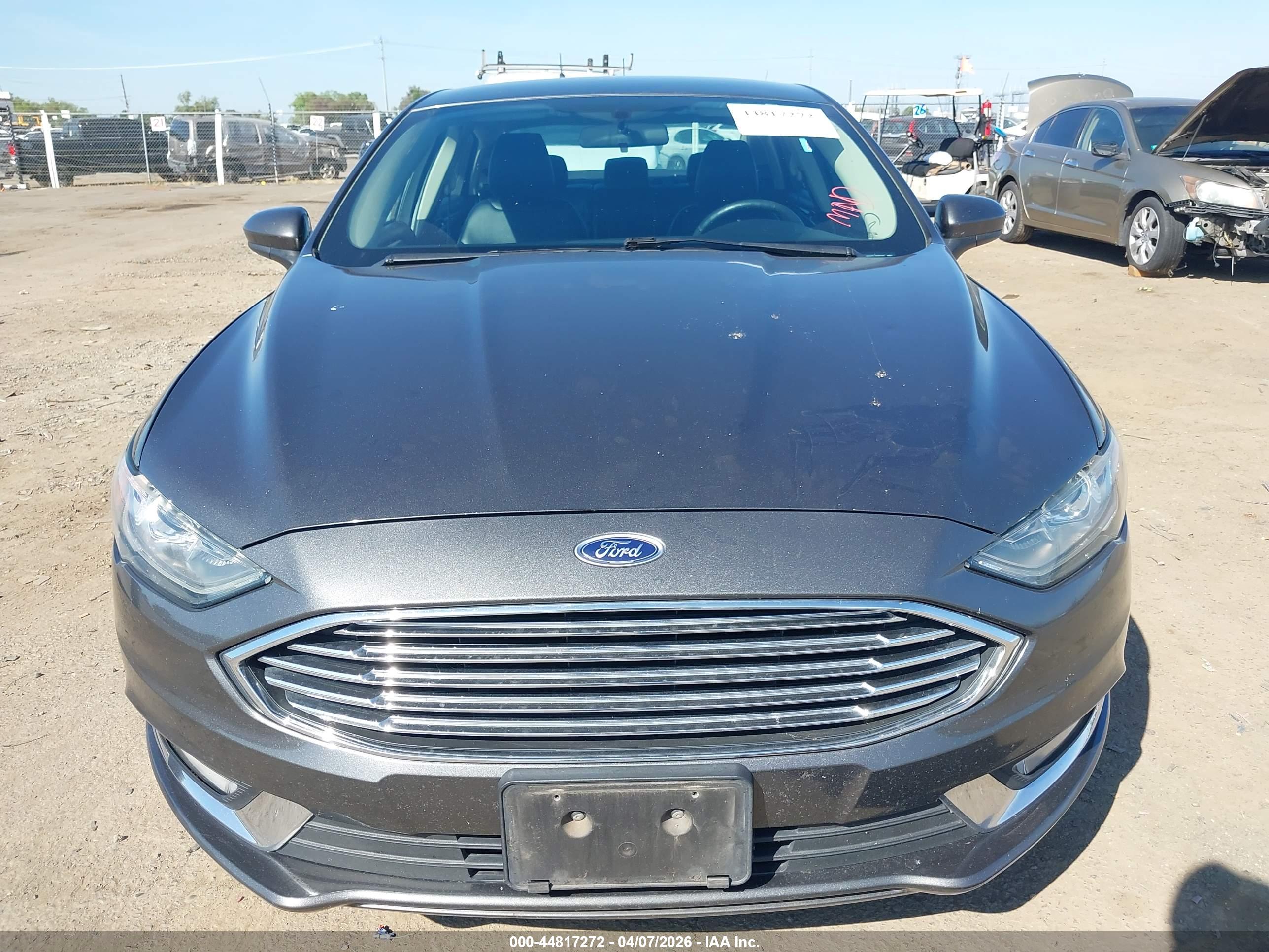 FORD FUSION image 6