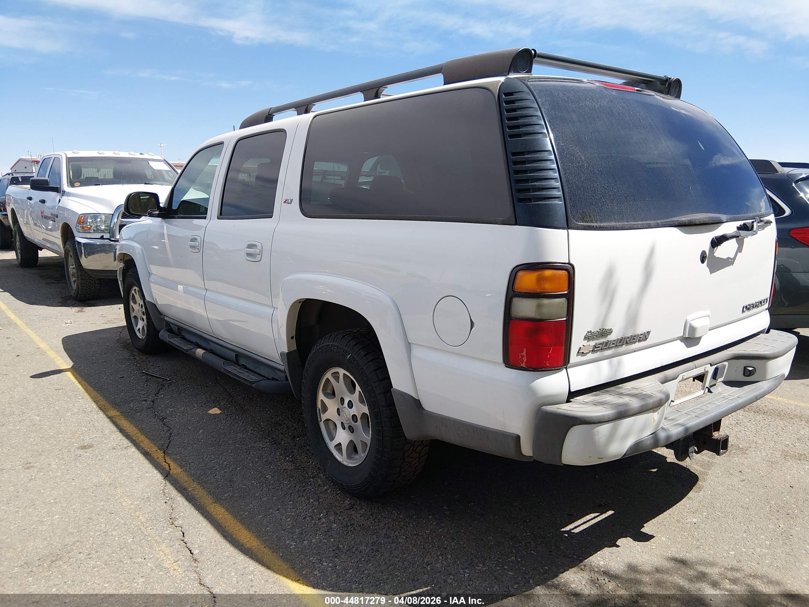 CHEVROLET SUBURBAN image 3