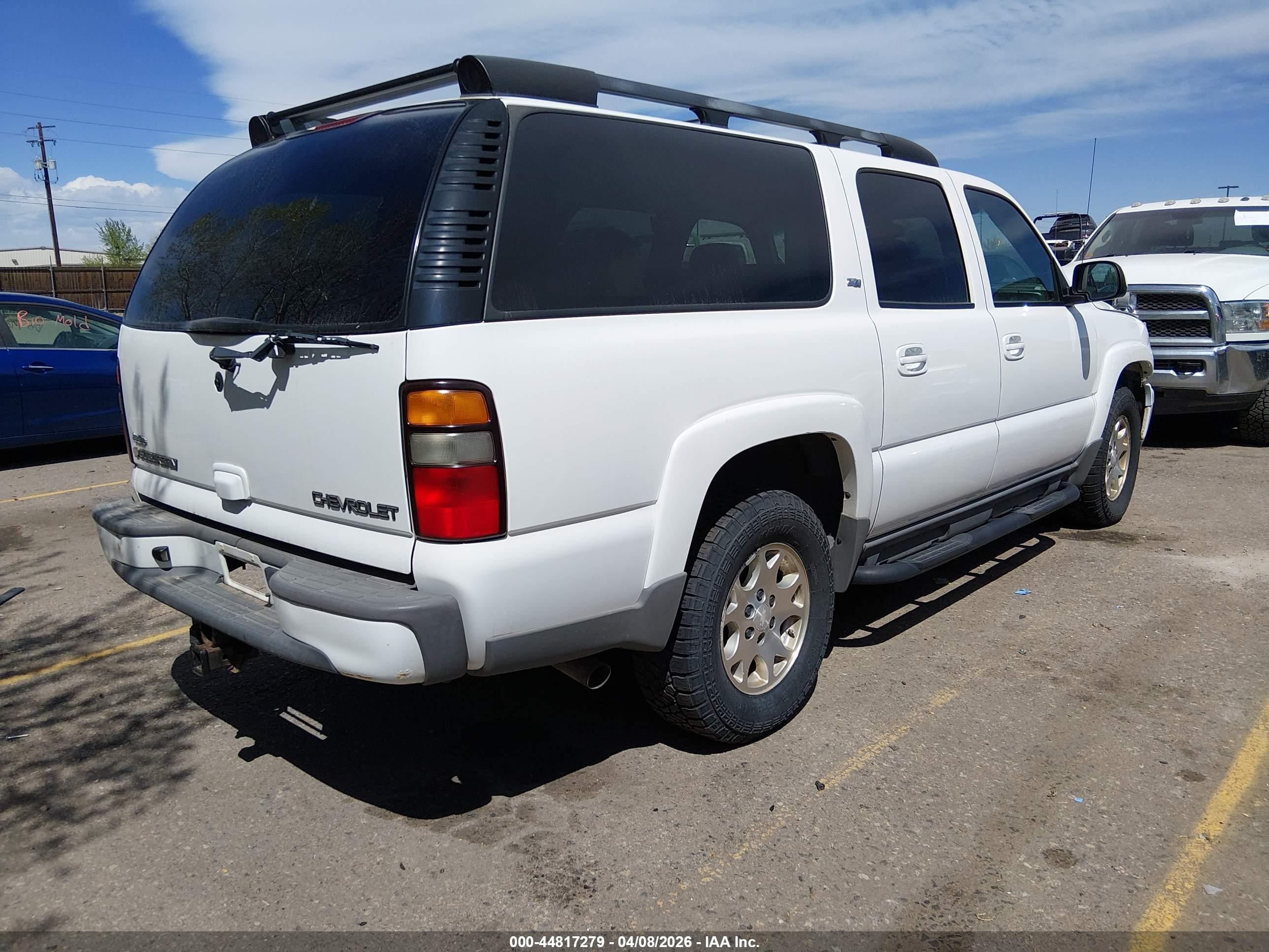 CHEVROLET SUBURBAN image 4