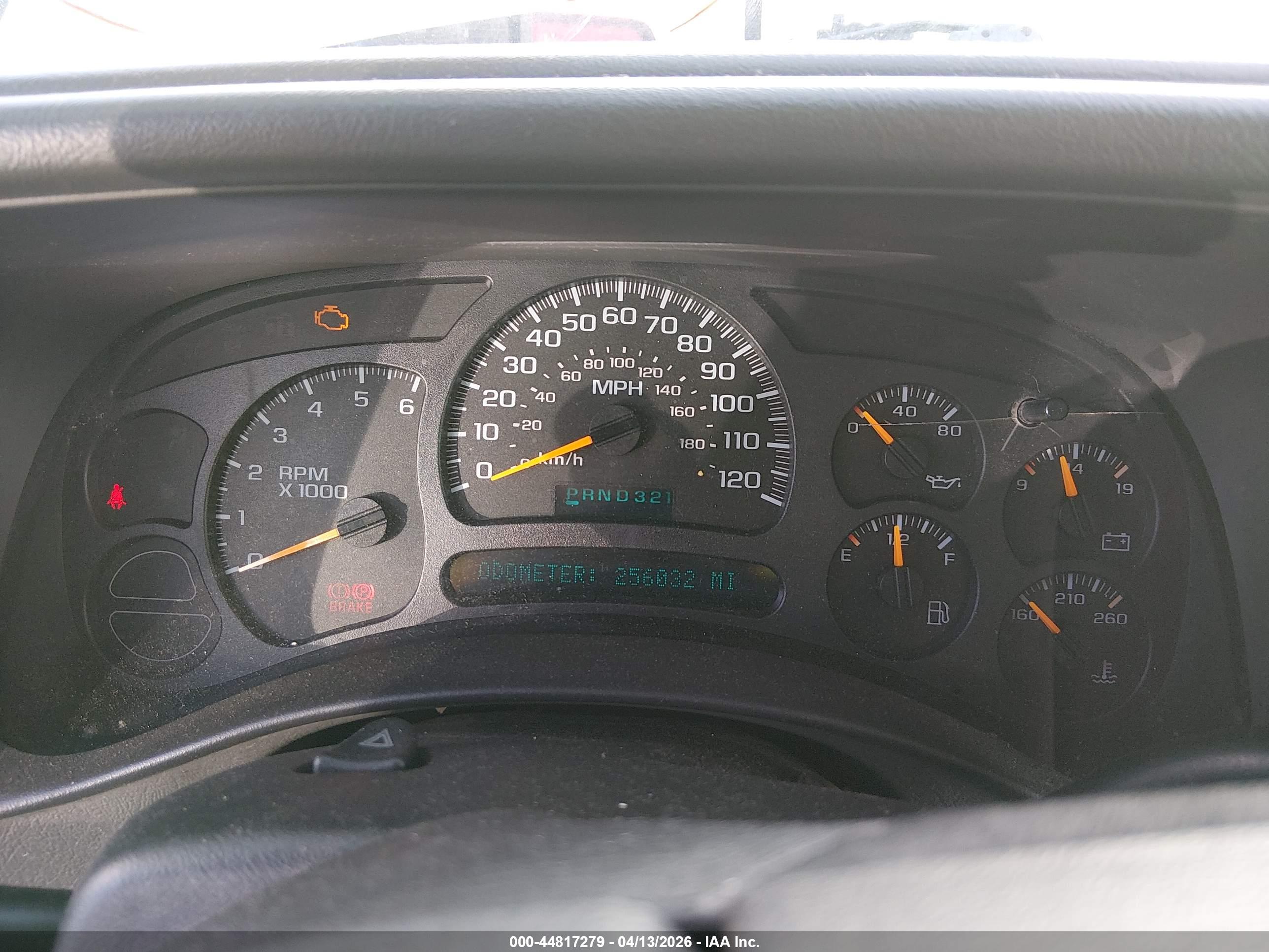 CHEVROLET SUBURBAN image 7