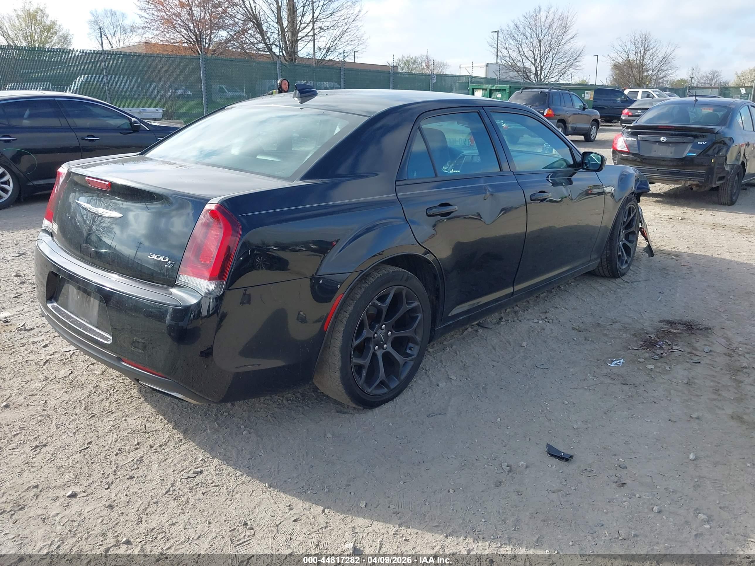CHRYSLER 300 image 4