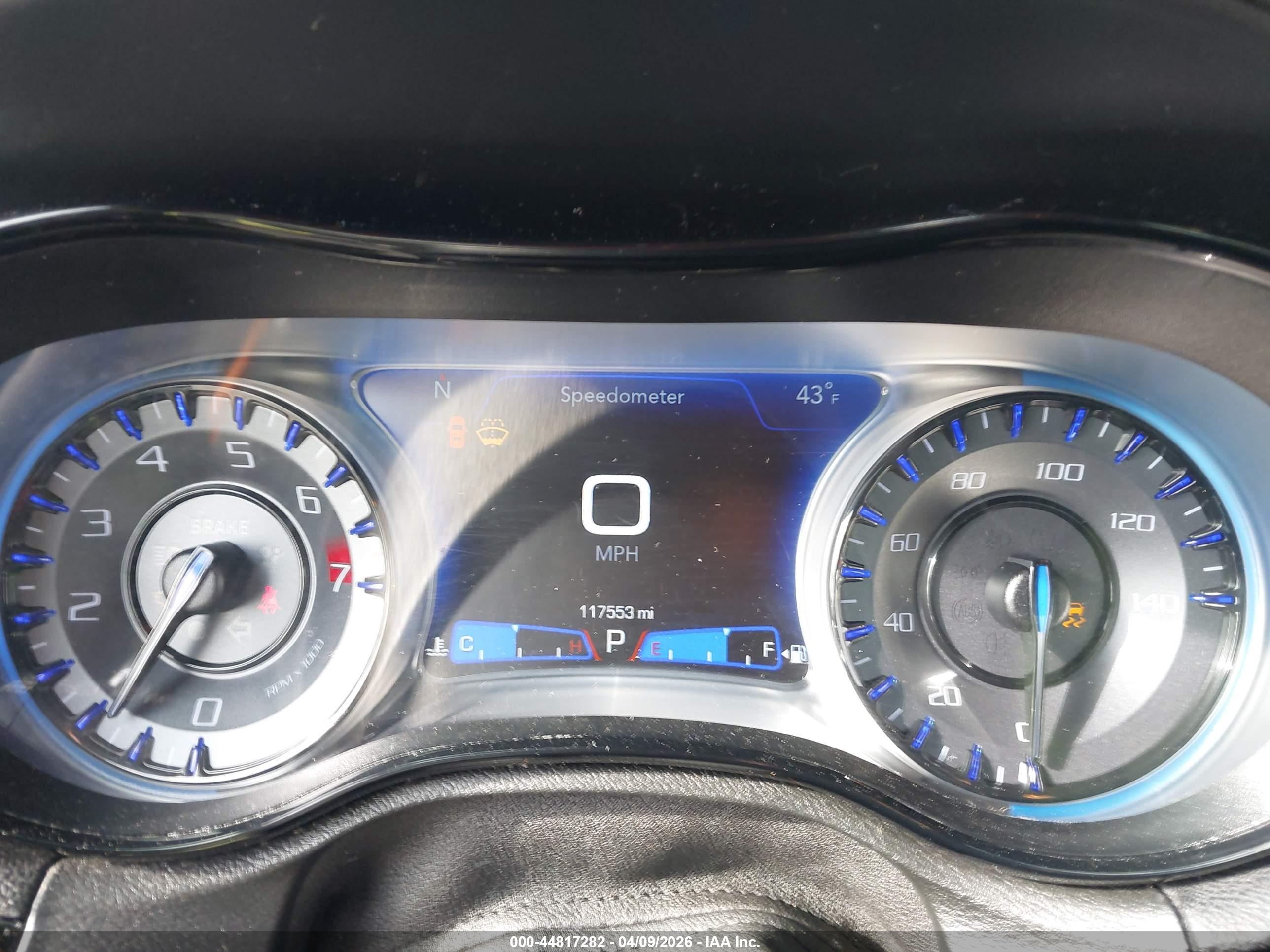 CHRYSLER 300 image 7