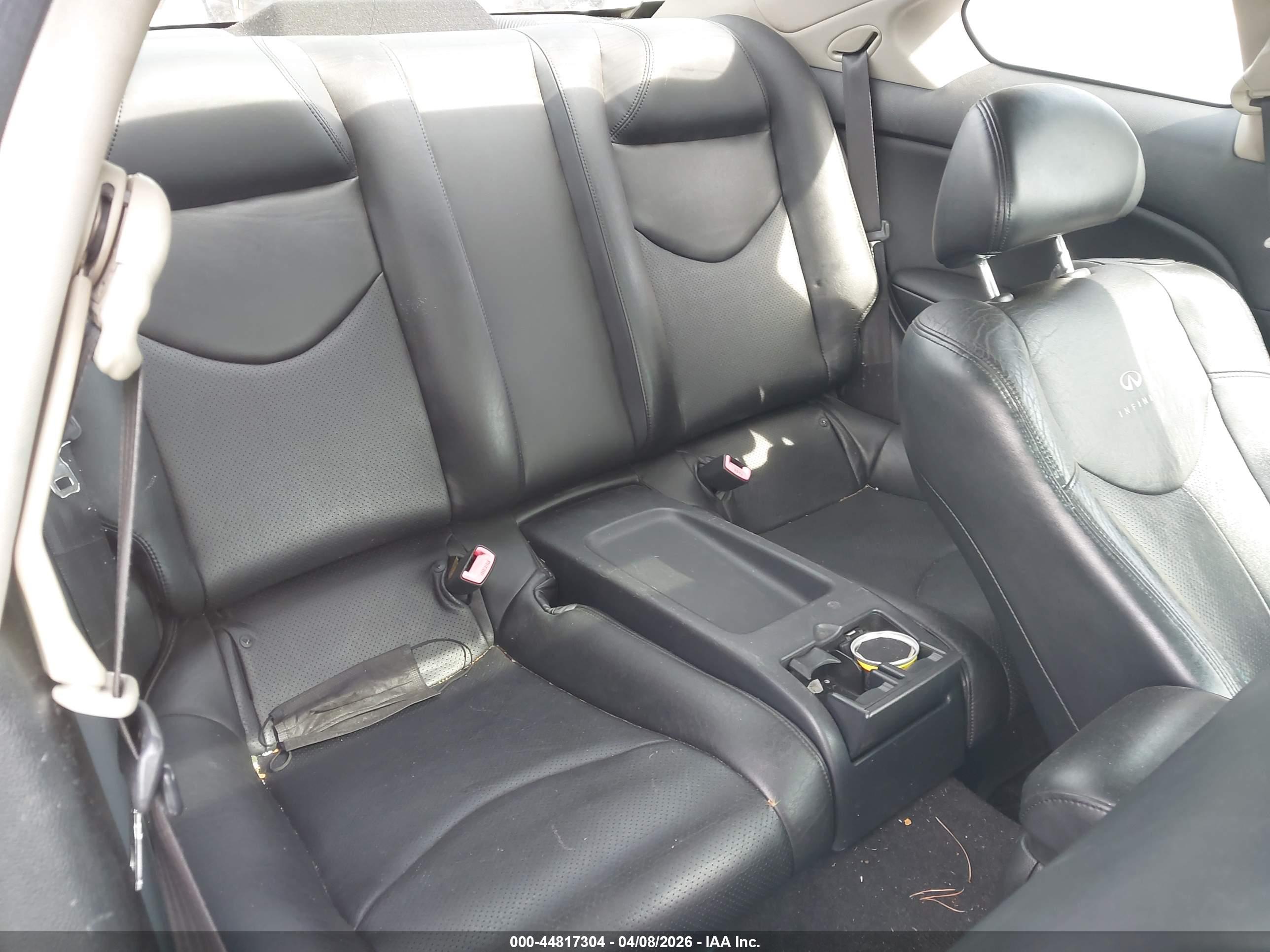 INFINITI G37 image 8