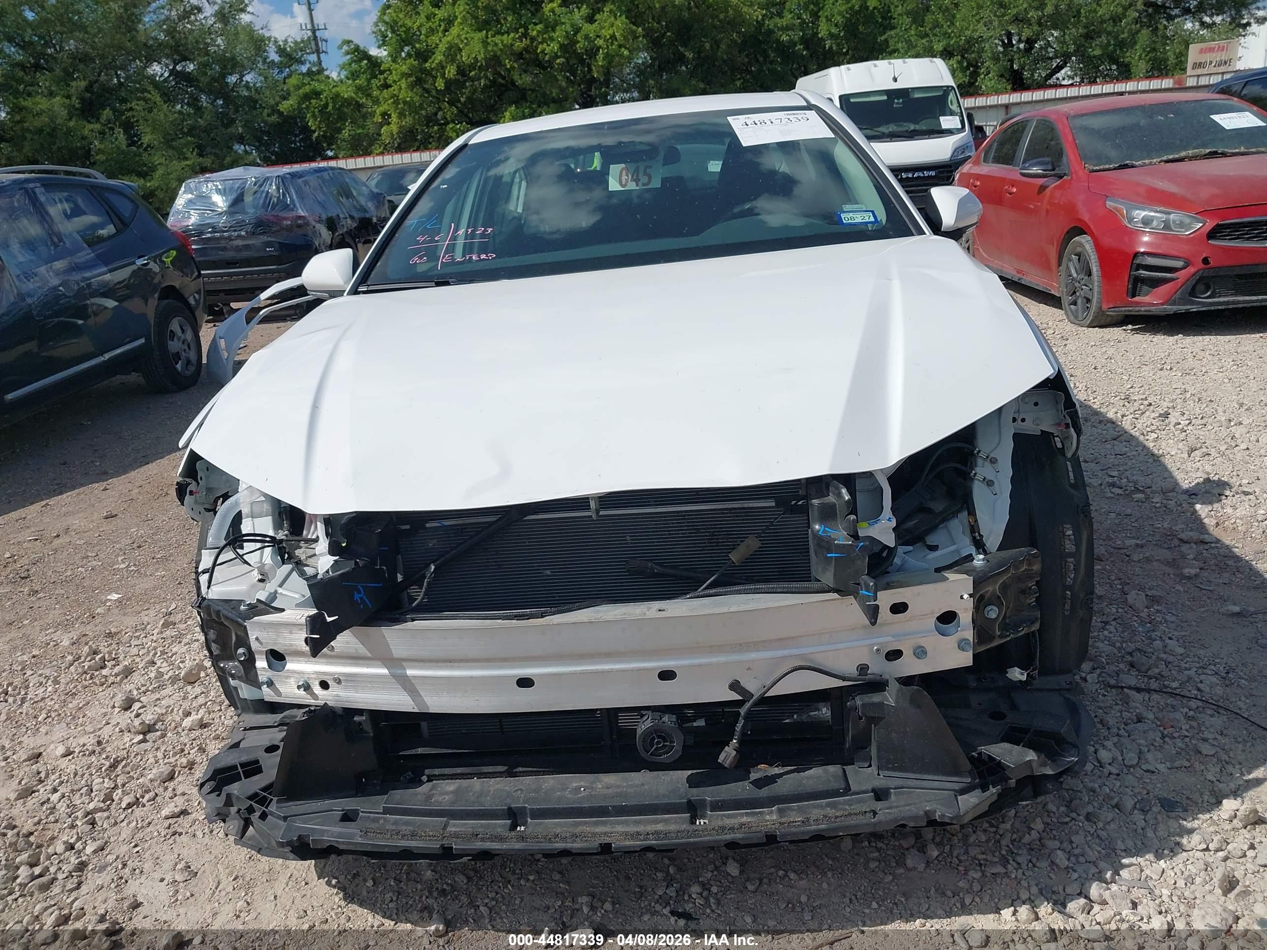 TOYOTA CAMRY image 6