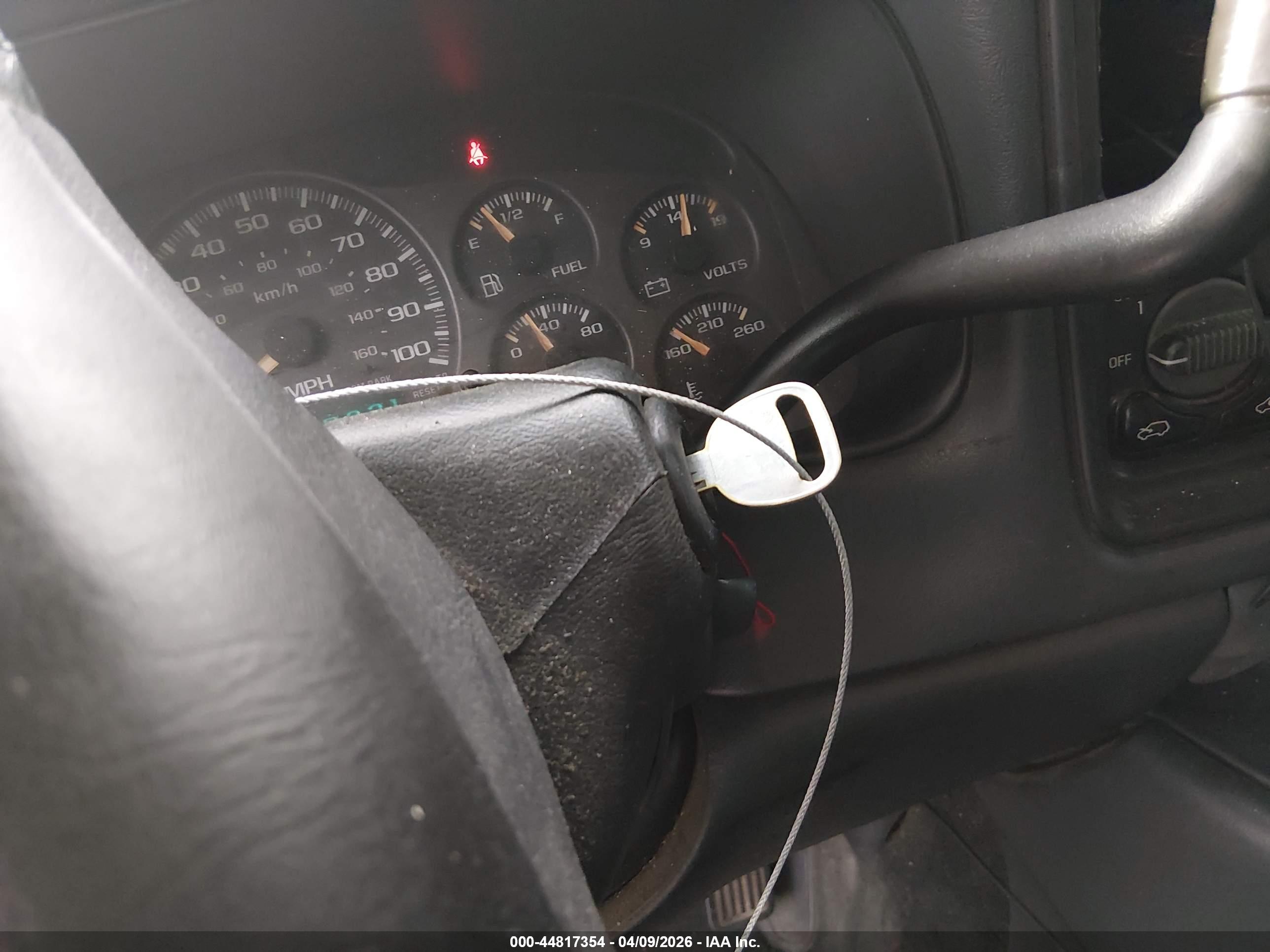 CHEVROLET SILVERADO image 11