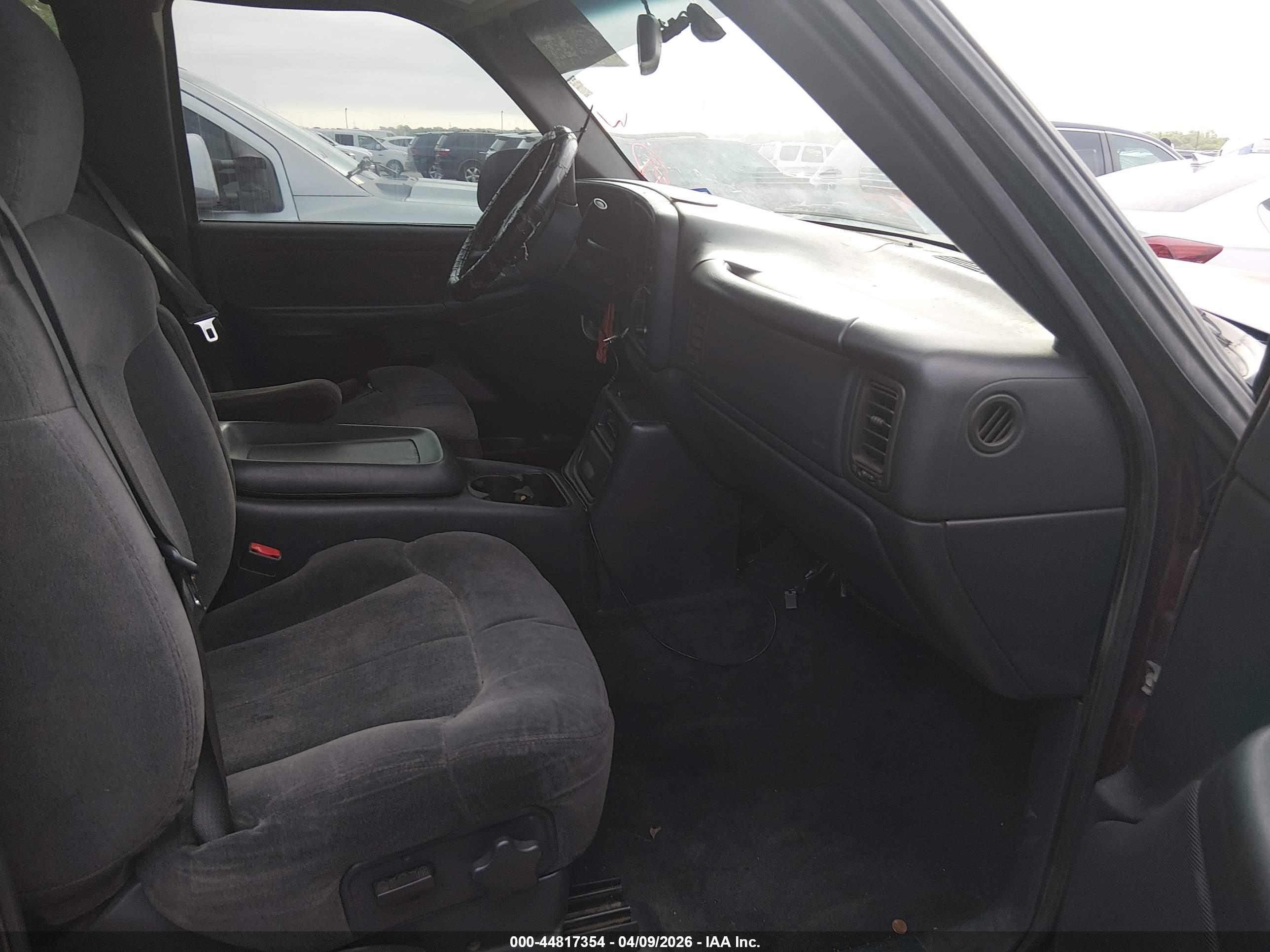CHEVROLET SILVERADO image 5