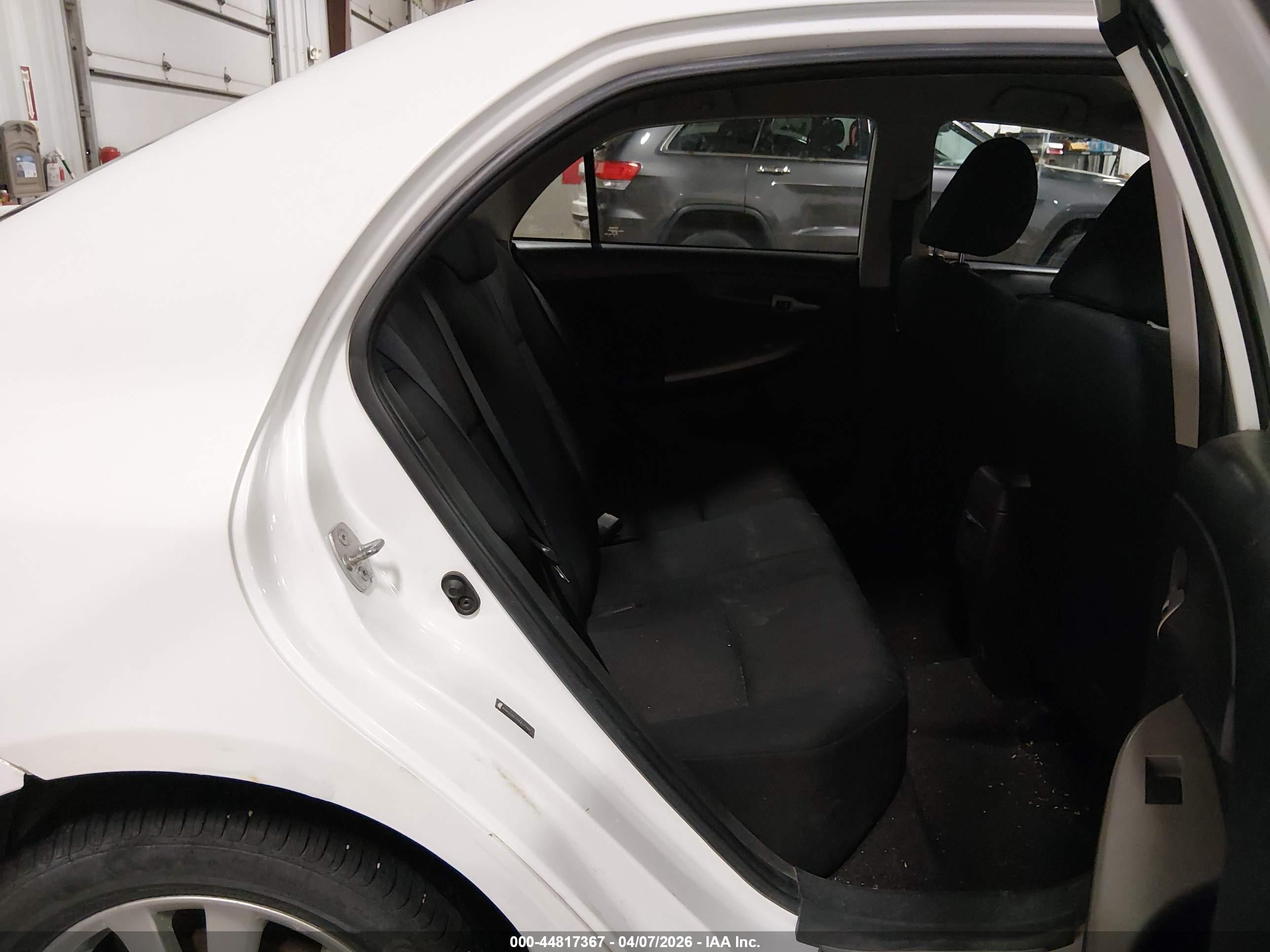 TOYOTA COROLLA image 8