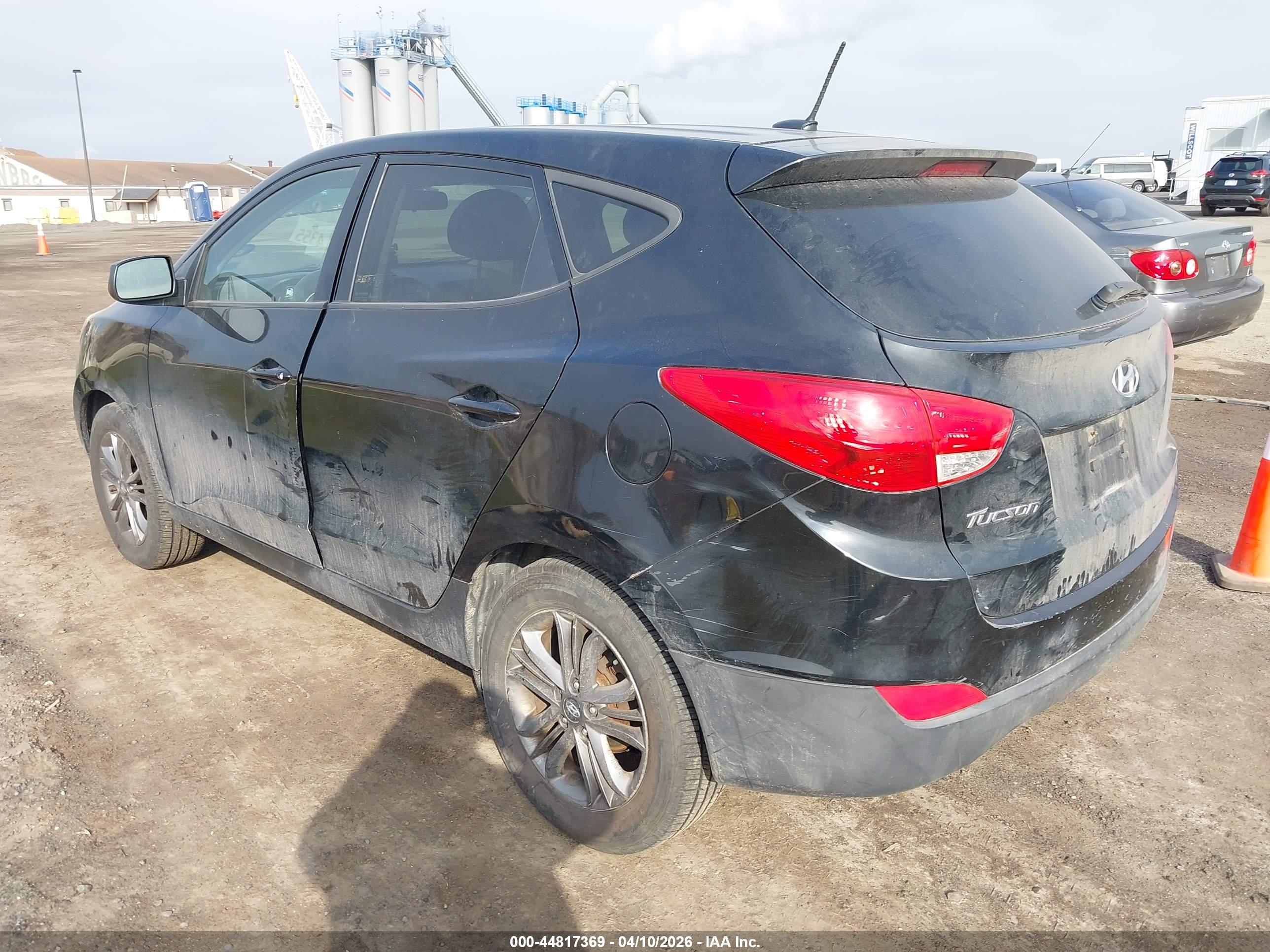 HYUNDAI TUCSON image 3