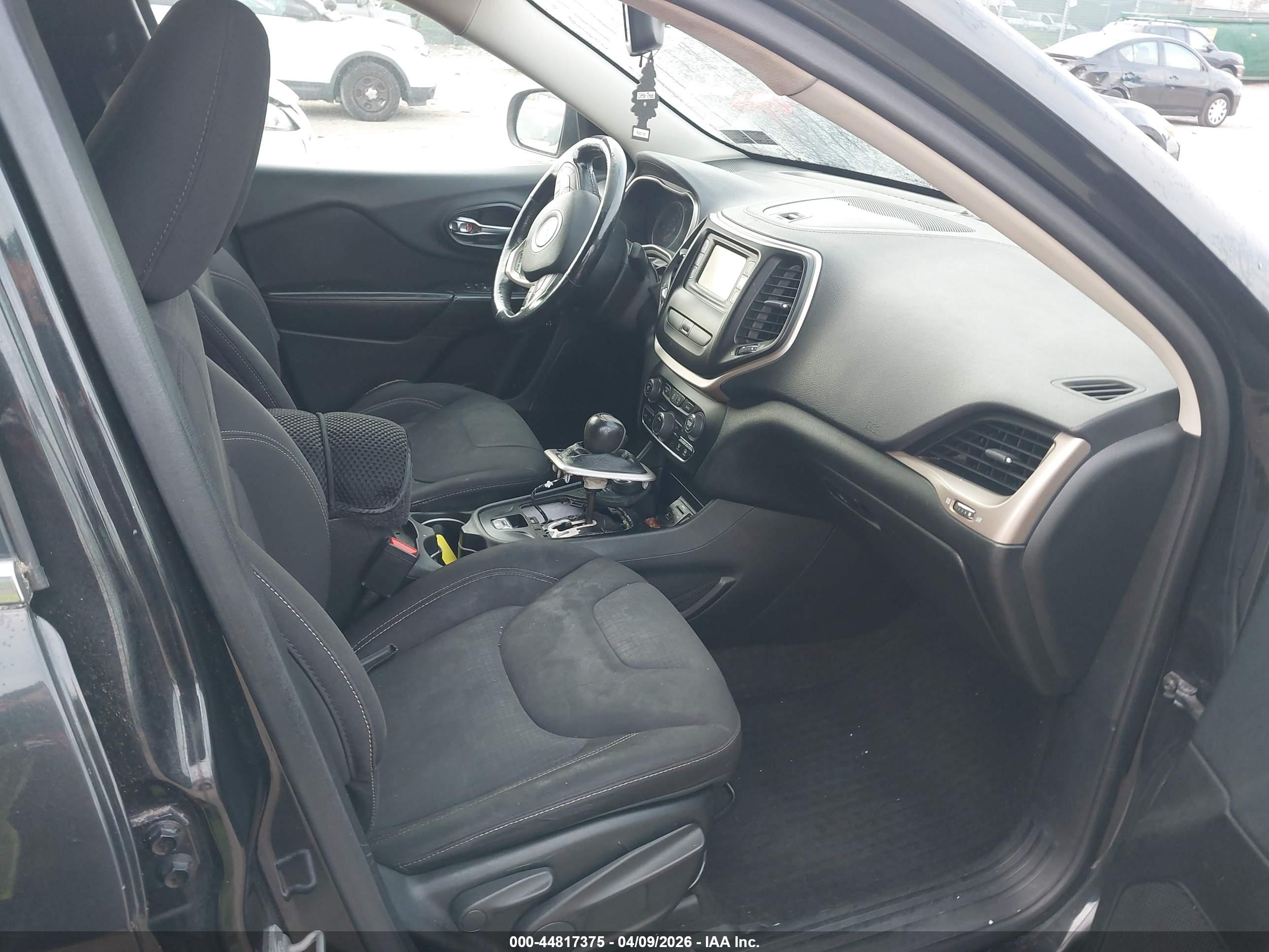 JEEP CHEROKEE image 5