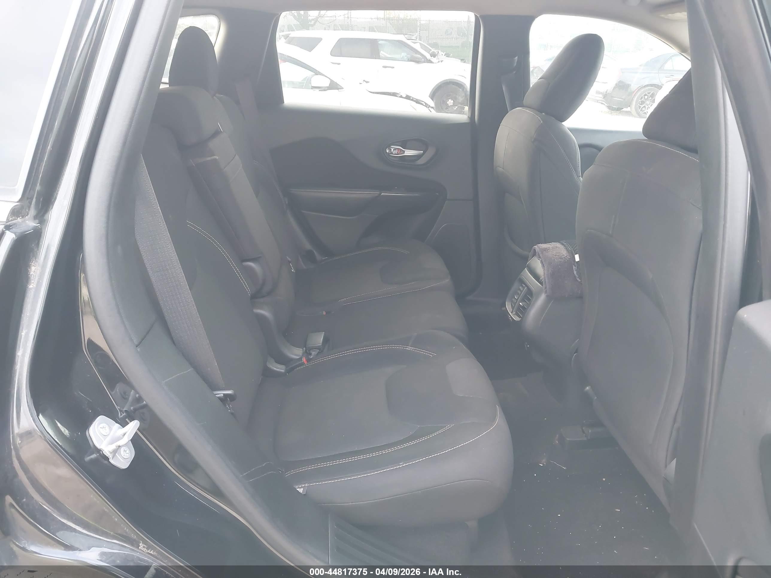JEEP CHEROKEE image 8