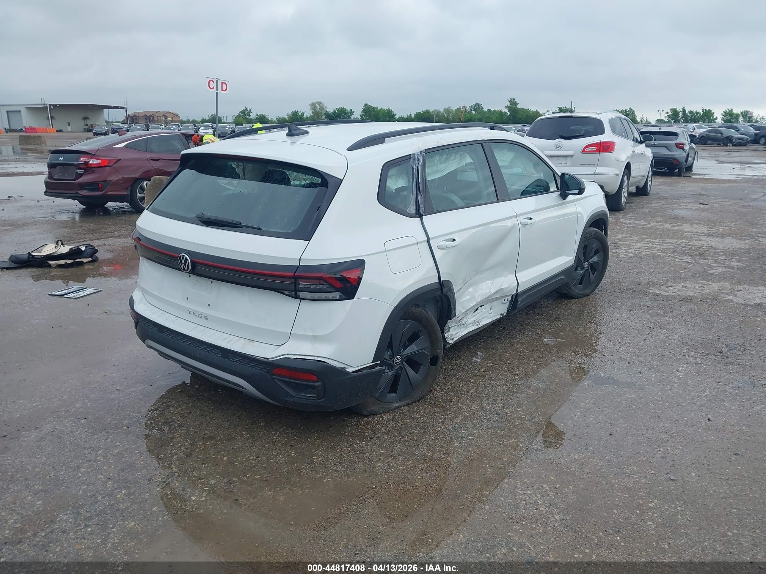 VOLKSWAGEN TAOS image 4