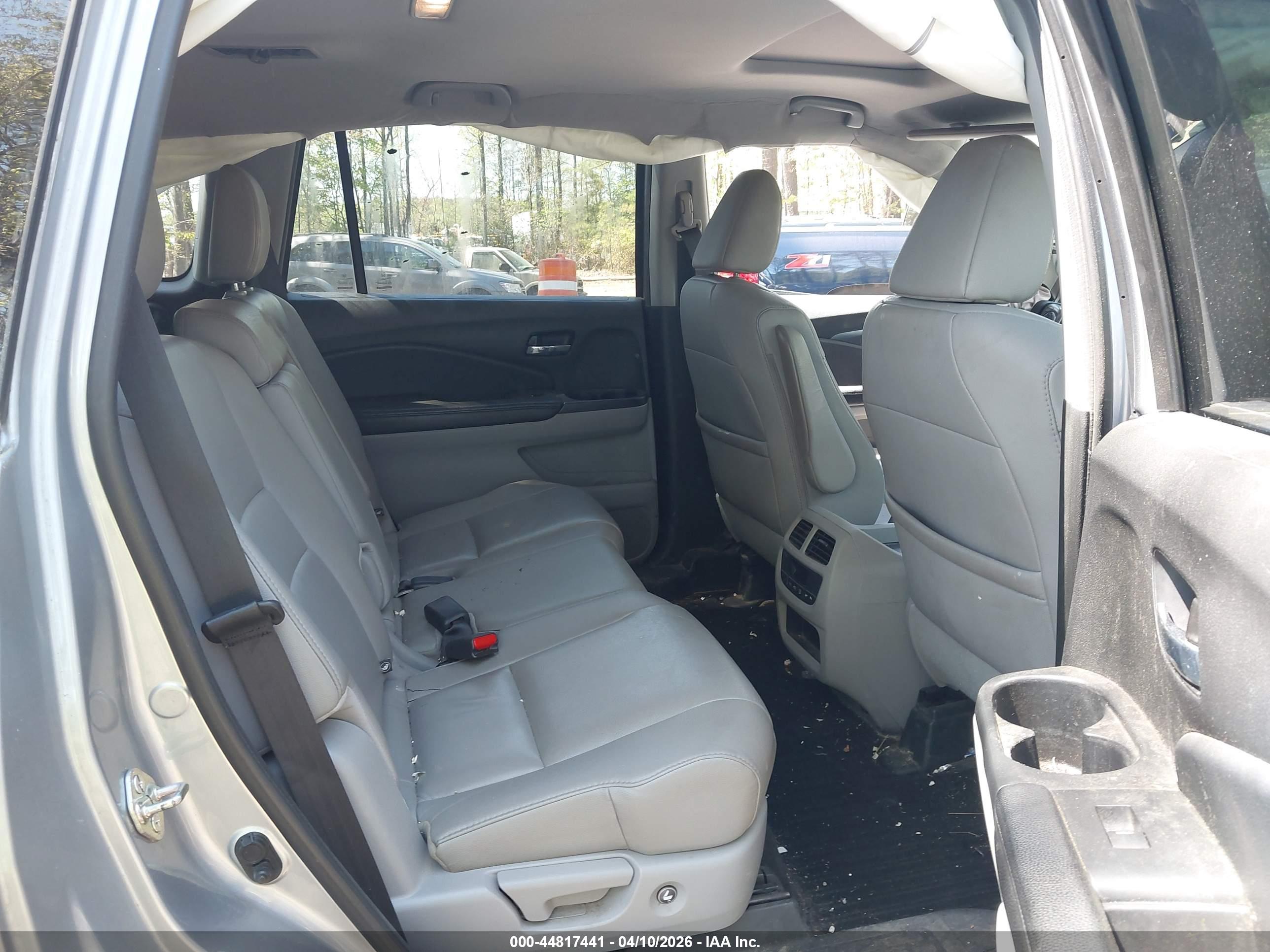 HONDA PILOT image 8