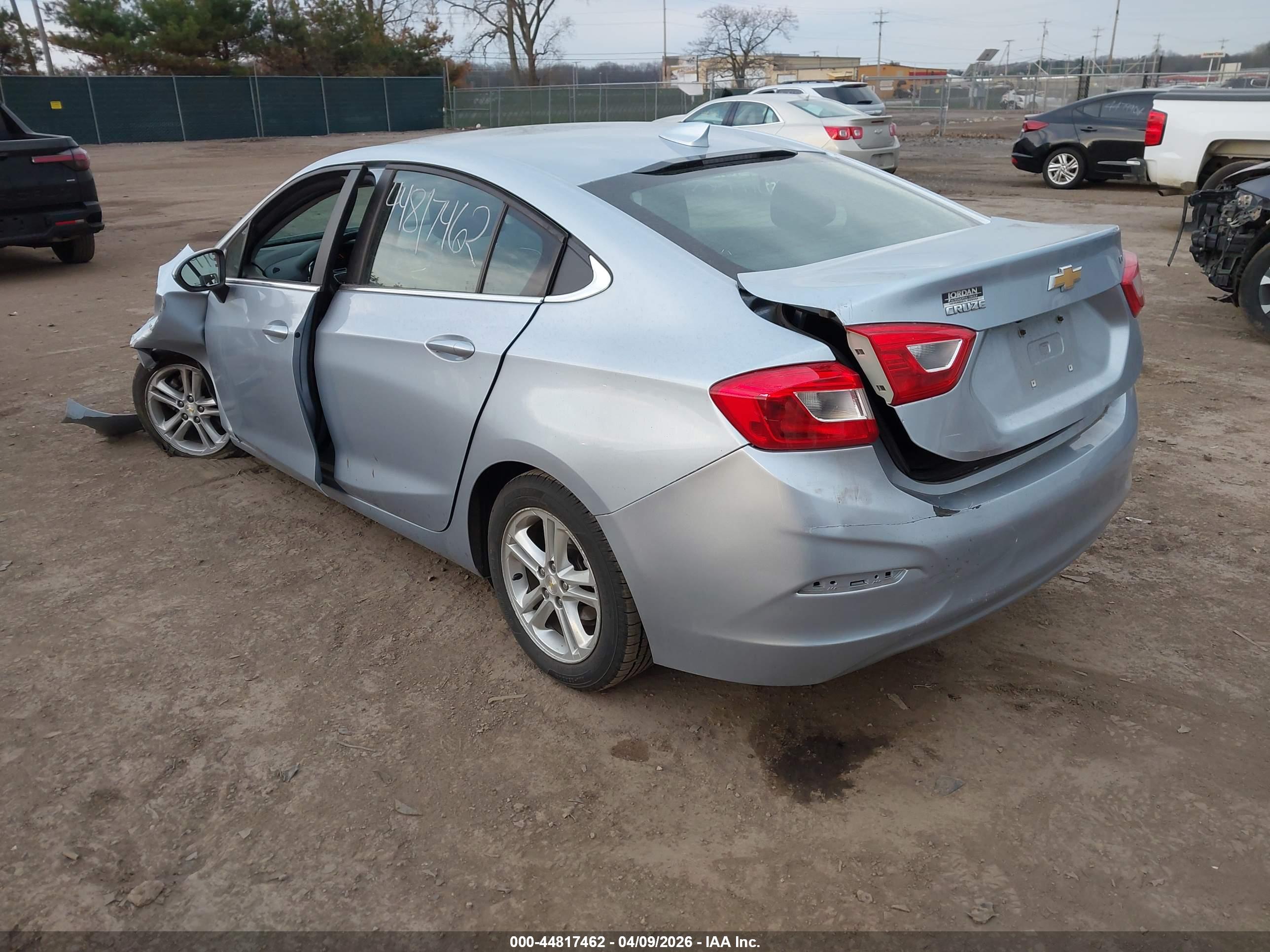 CHEVROLET CRUZE image 3