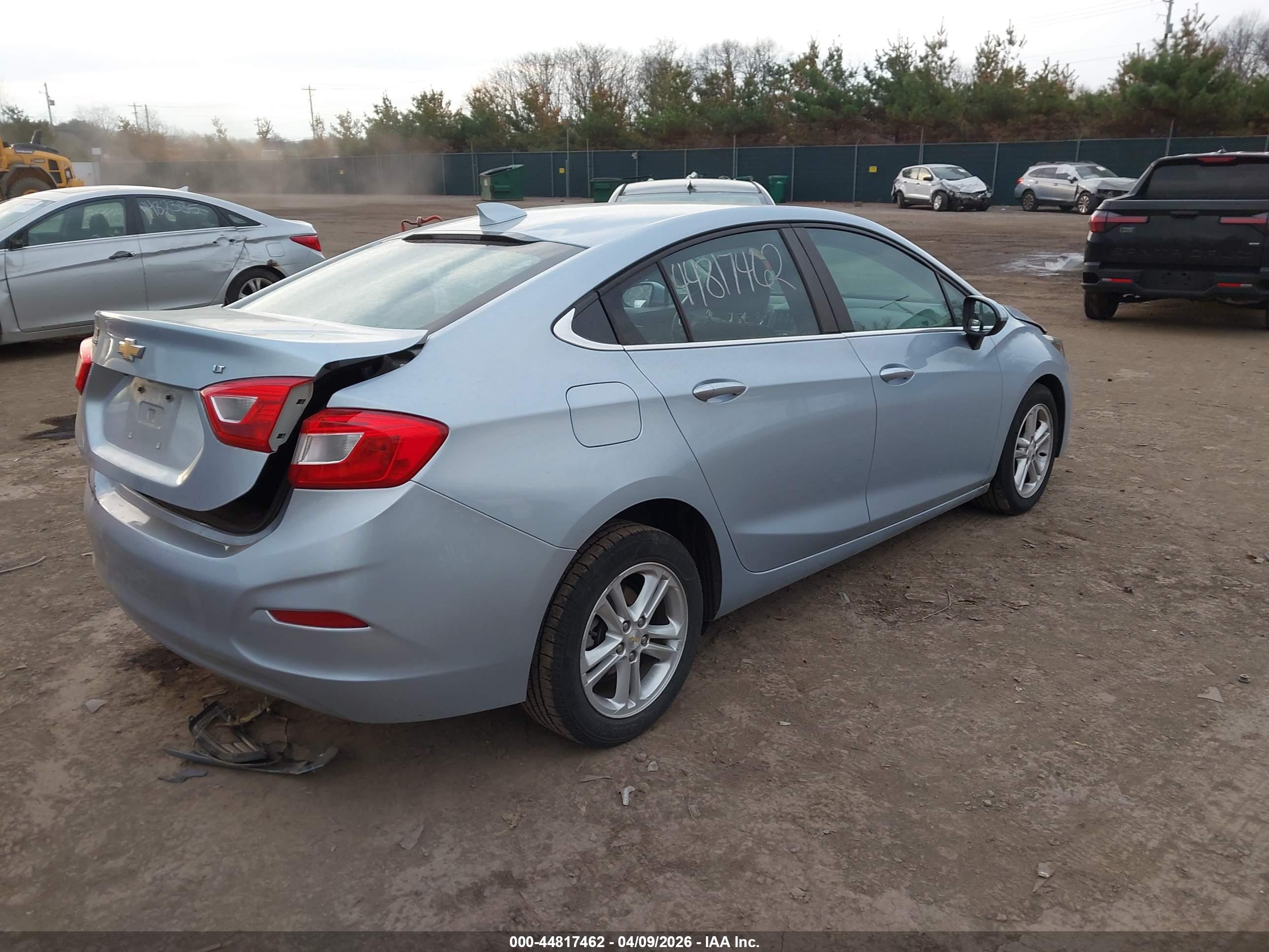 CHEVROLET CRUZE image 4