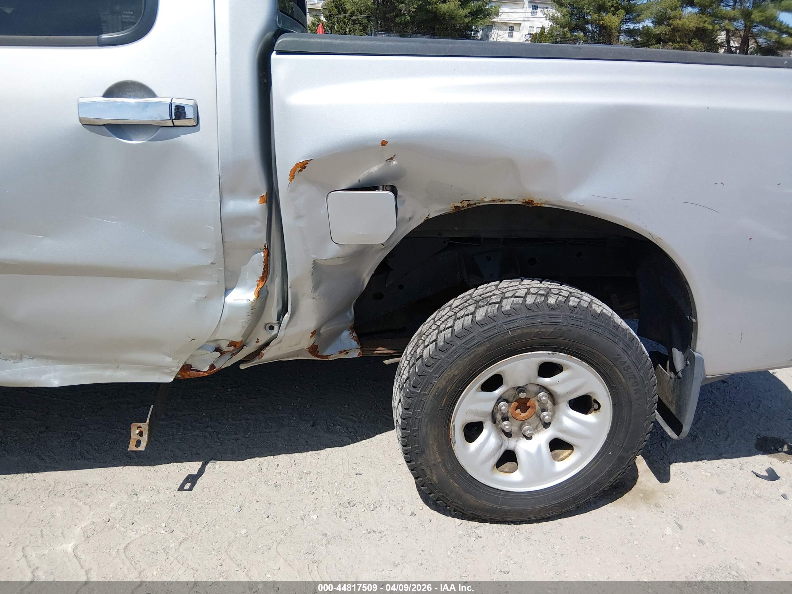 NISSAN TITAN image 6