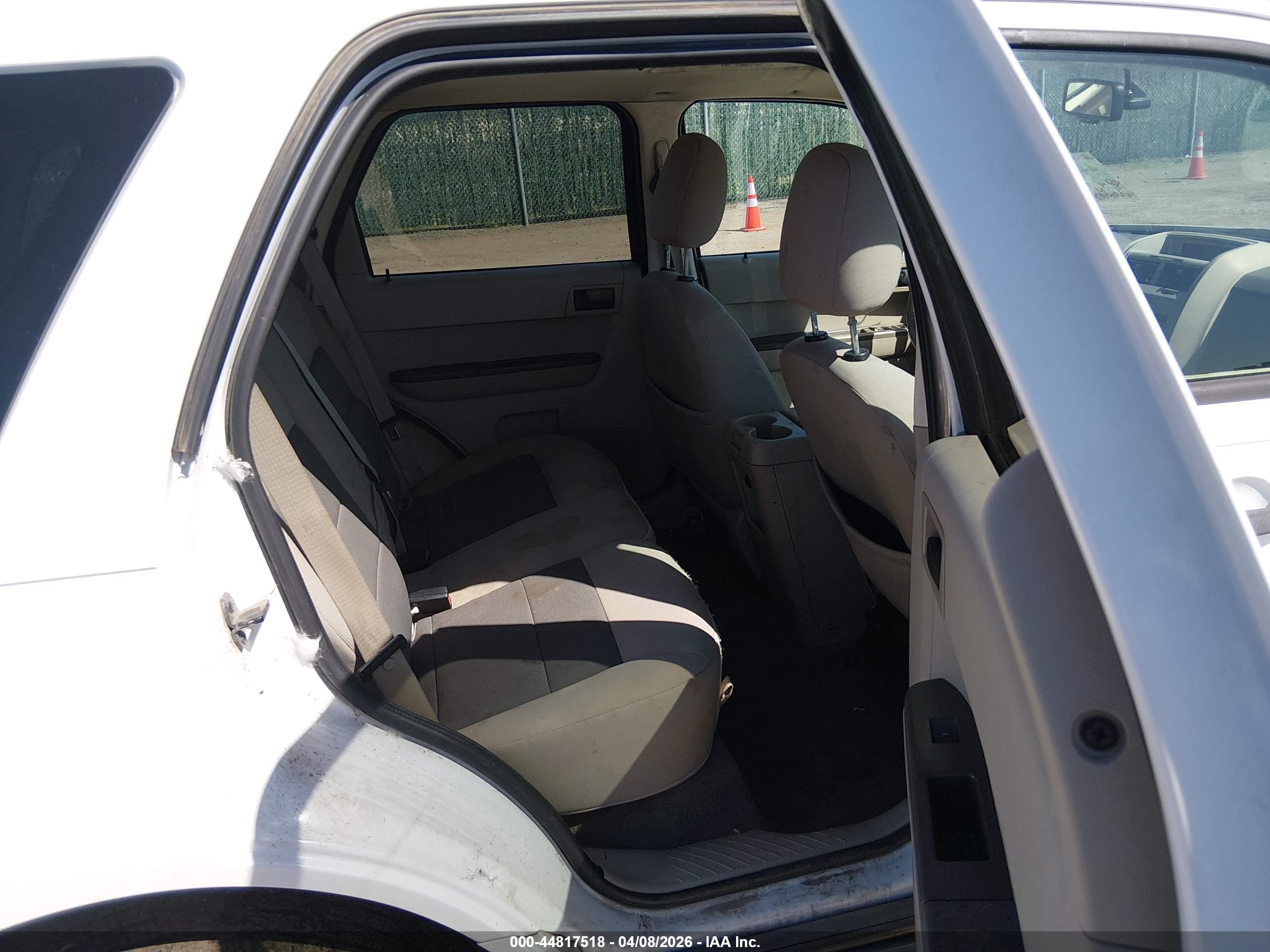 FORD ESCAPE image 8